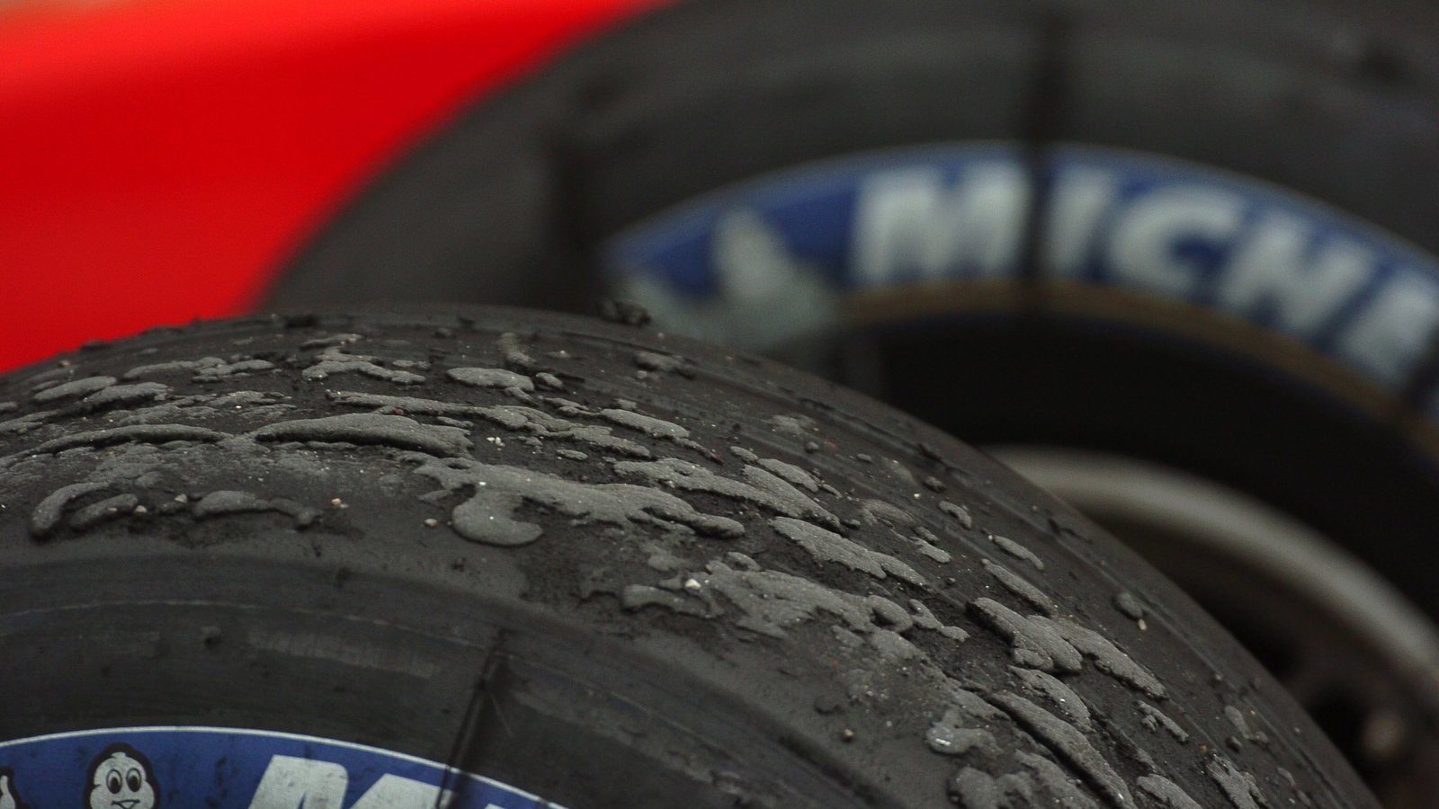 Tyre wear was an issue in the 2004 Bahrain Grand Prix