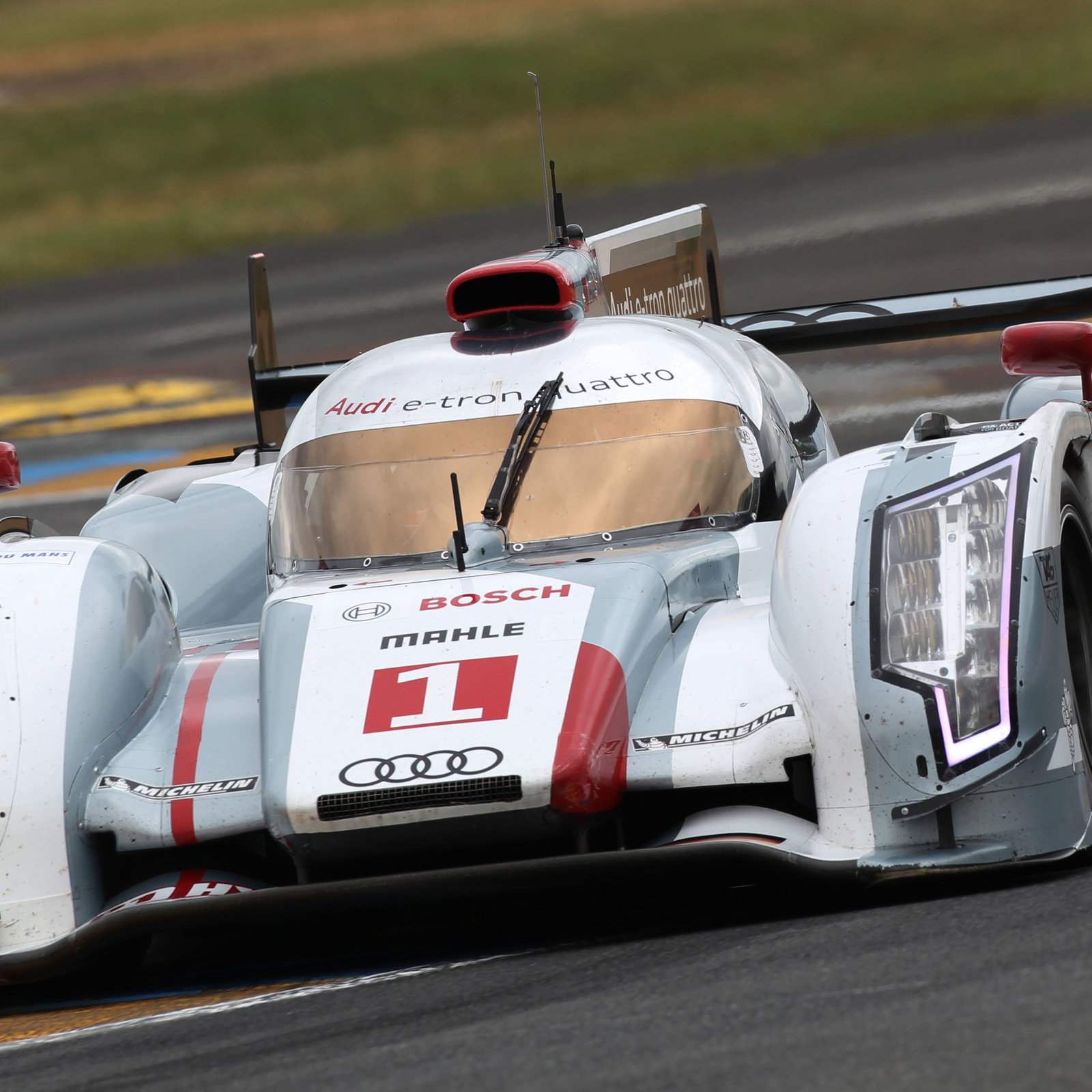 Andre Lotterer/Marcel Fassler/Benoit Treluyer Audi Sport Team Joest Audi R18 E-Tron Quattro