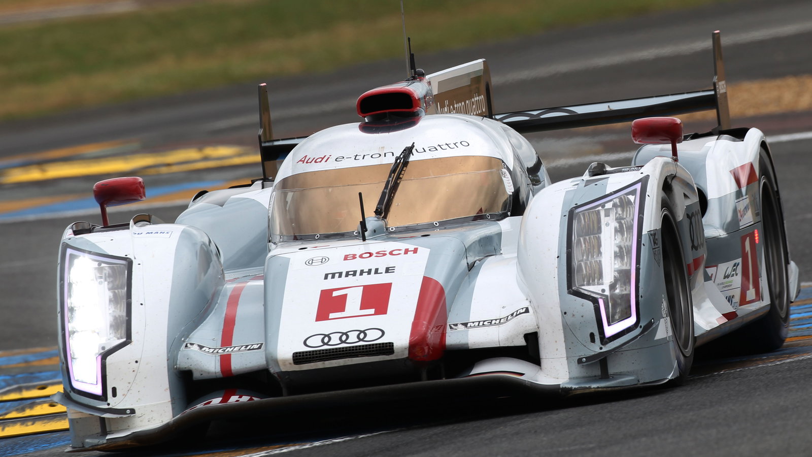 Andre Lotterer/Marcel Fassler/Benoit Treluyer Audi Sport Team Joest Audi R18 E-Tron Quattro