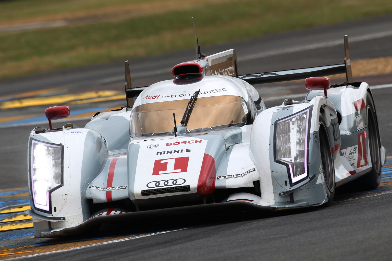 Andre Lotterer/Marcel Fassler/Benoit Treluyer Audi Sport Team Joest Audi R18 E-Tron Quattro