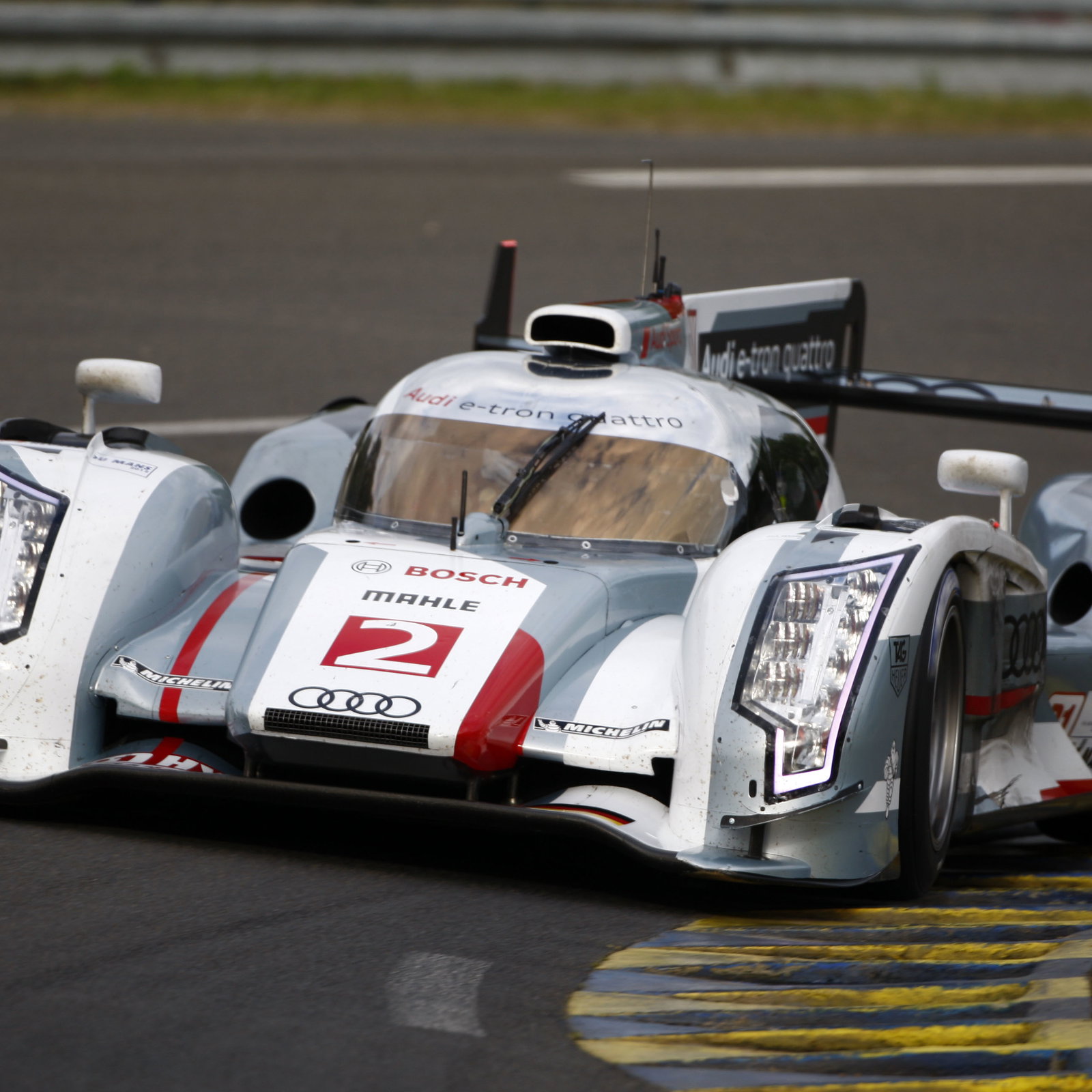Allan McNish/Rinaldo Capello/Tom Kristensen Audi Sport Team Joest Audi R18 E-Tron Quattro