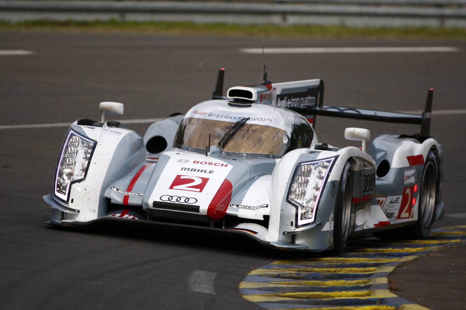 Allan McNish/Rinaldo Capello/Tom Kristensen Audi Sport Team Joest Audi R18 E-Tron Quattro
