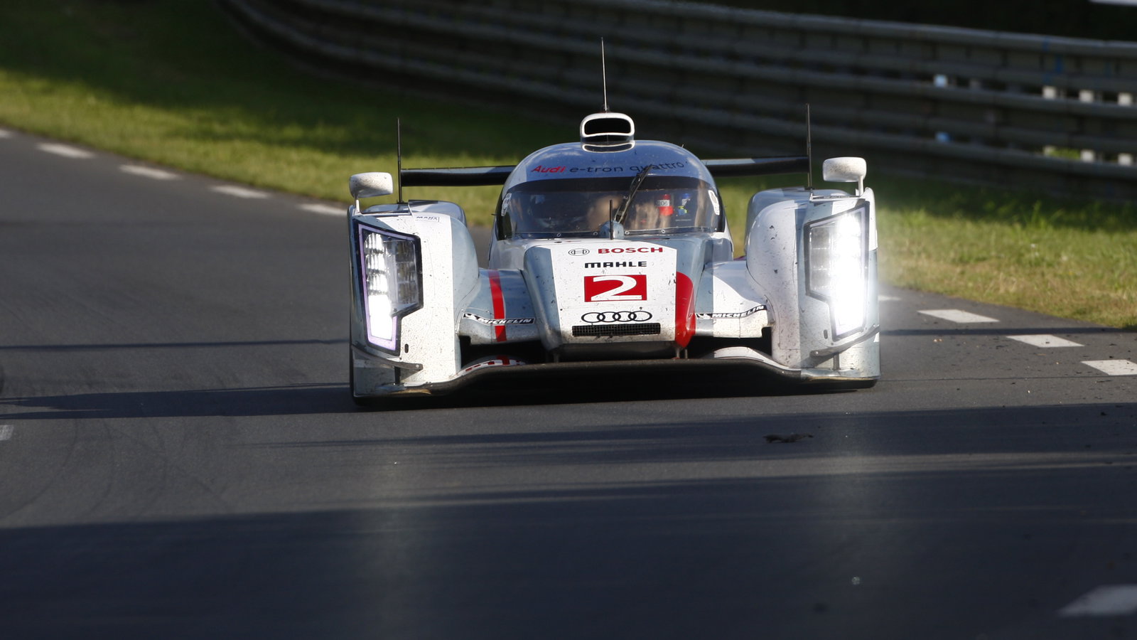Allan McNish/Rinaldo Capello/Tom Kristensen Audi Sport Team Joest Audi R18 E-Tron Quattro