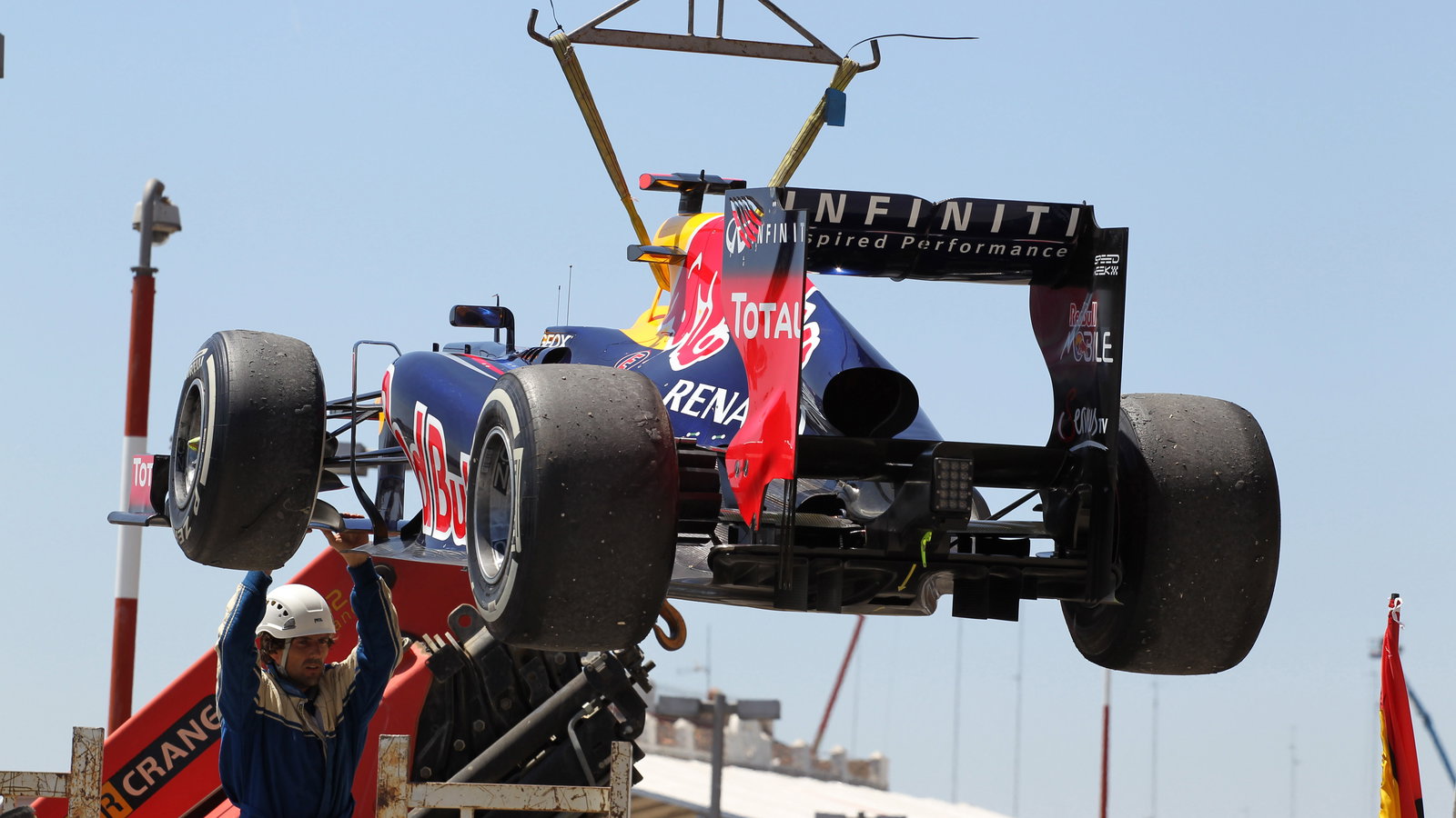 24.06.2012- Race, Sebastian Vettel (GER) Red Bull Racing RB8 retires from the race
