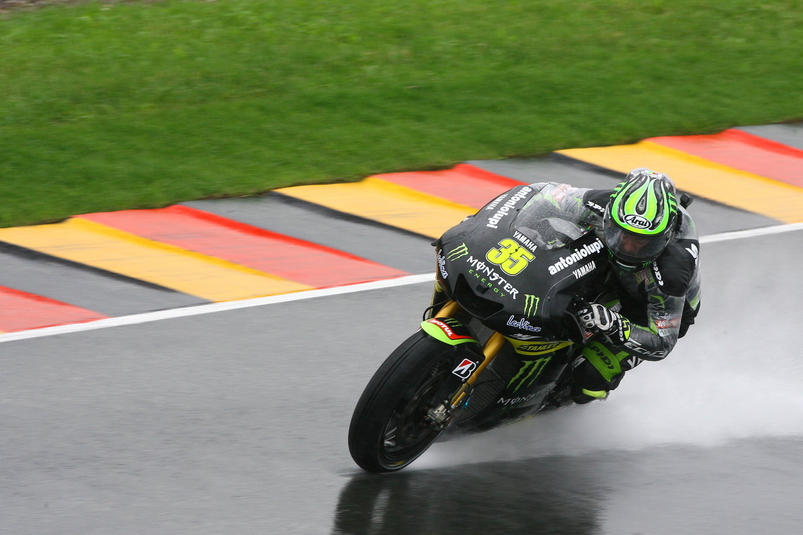 Crutchlow slide in the wet, MotoGP, German MotoGP 2012