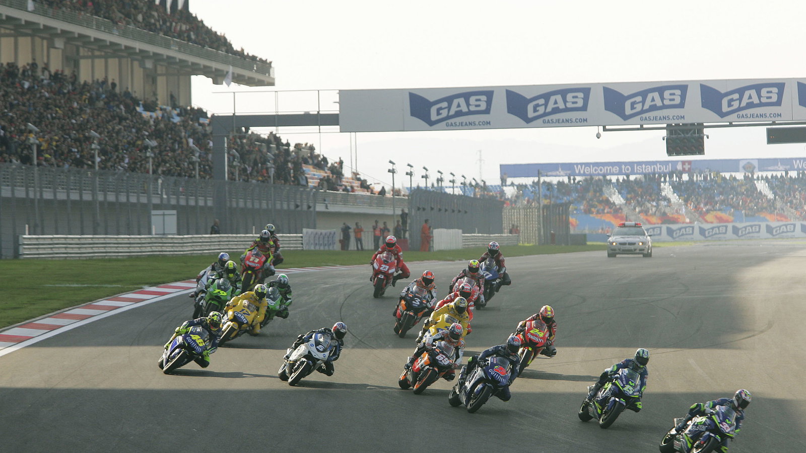 Melandri, Gibernau lead, Start, Turkish MotoGP, 2005