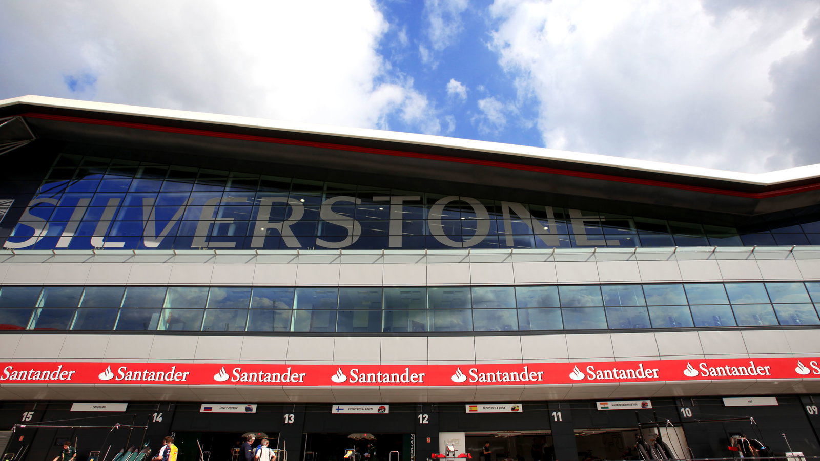 Silverstone Wing and pitlane