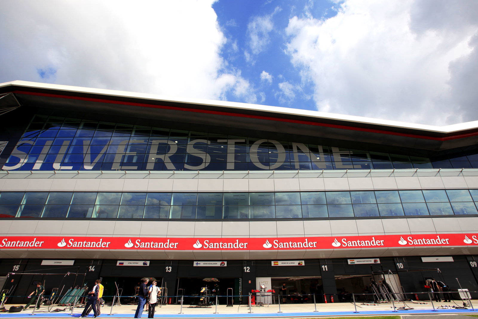 Silverstone Wing and pitlane