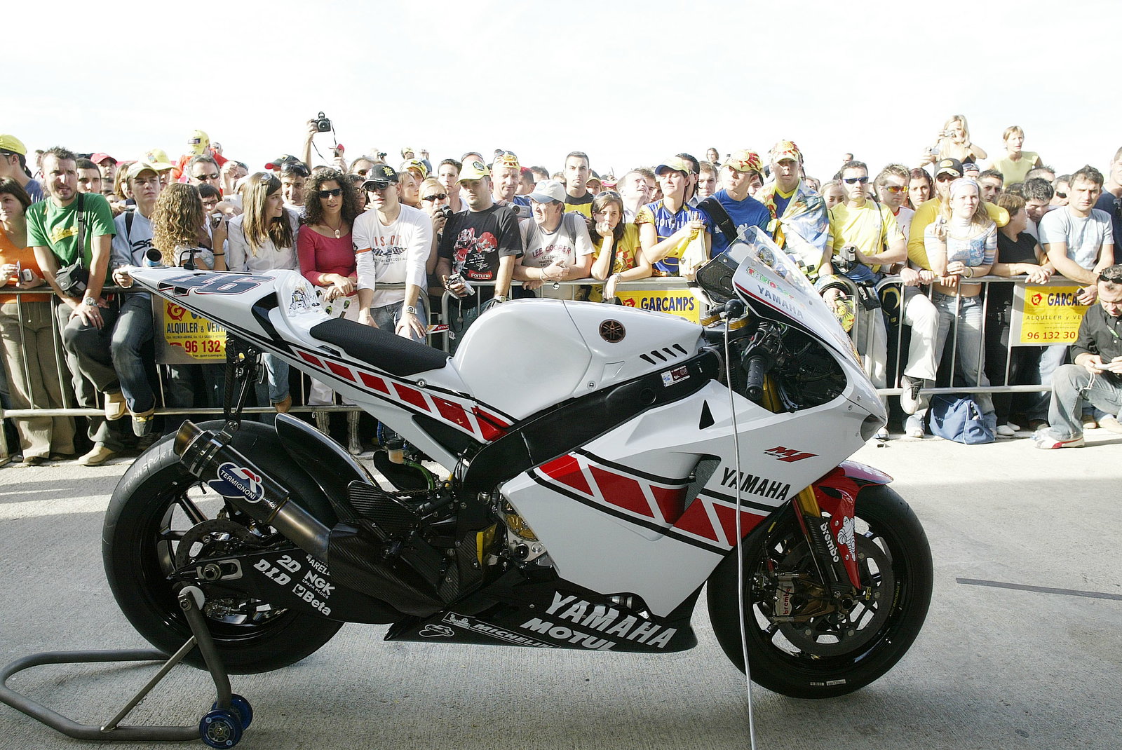 Valentino Rossi`s YZR-M1 in special retro `Yamaha Japan` livery, Valencia MotoGP, 2005