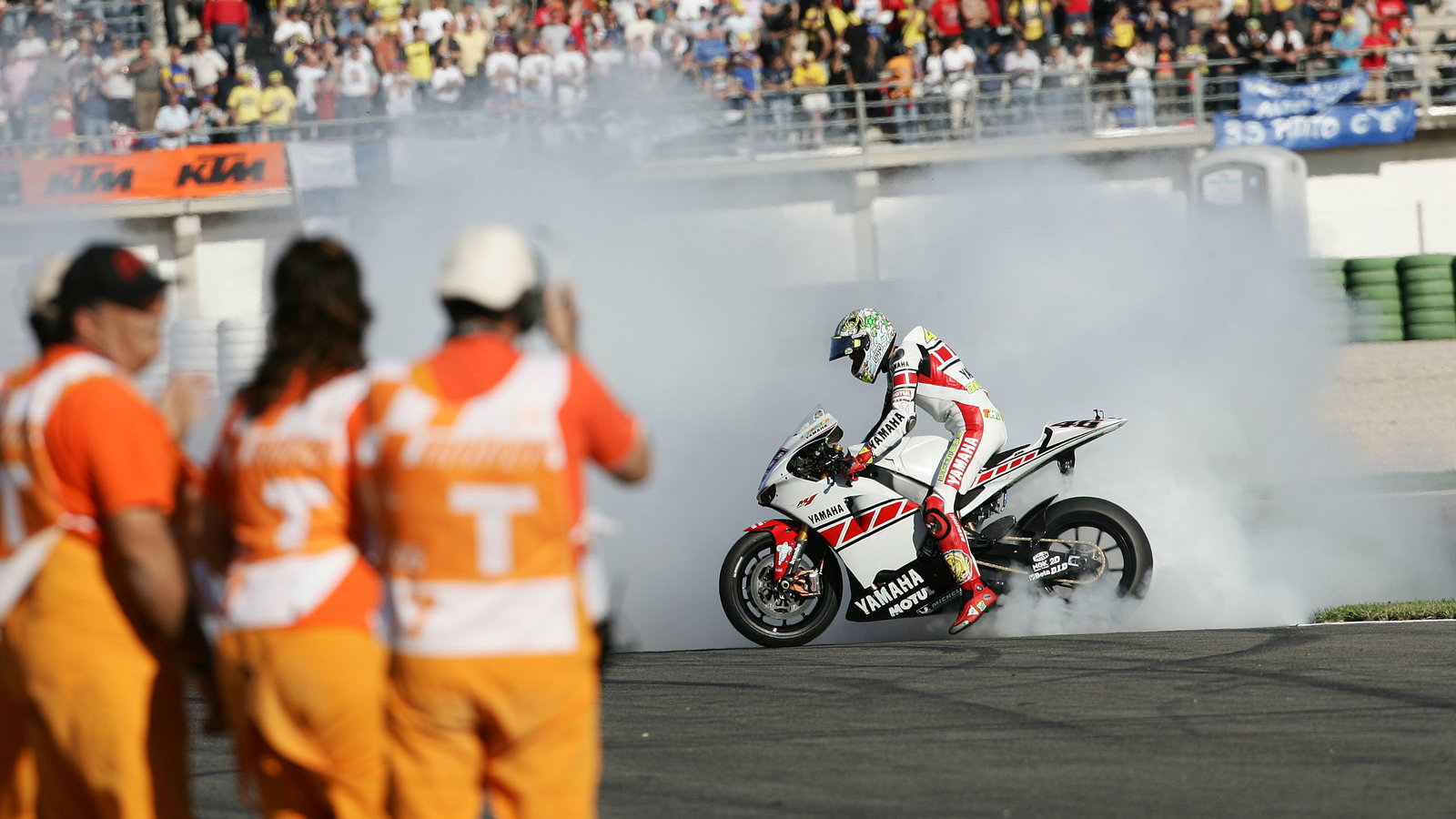 Rossi burn out, Valencia MotoGP Race, 2005