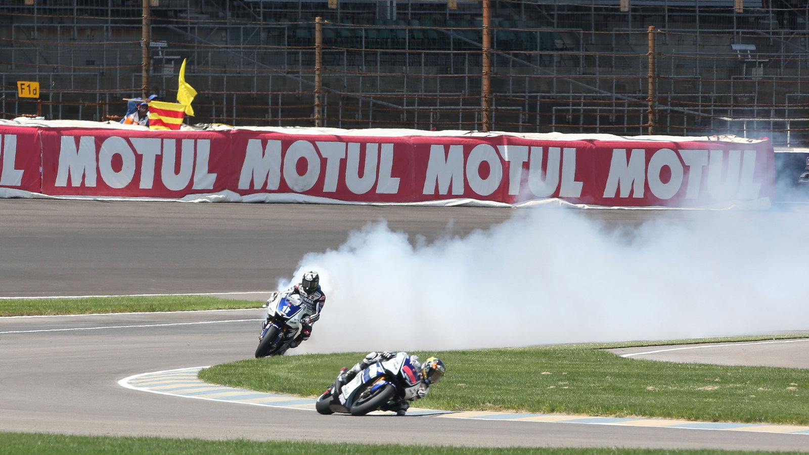 Spies engine blows up behind Lorenzo, Indianapolis MotoGP 2012