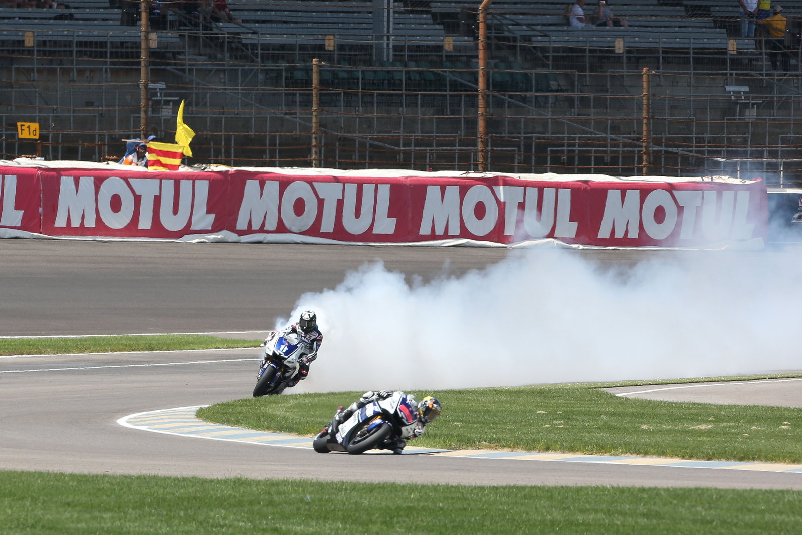 Spies engine blows up behind Lorenzo, Indianapolis MotoGP 2012