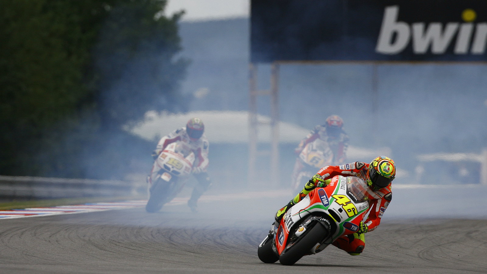 Rossi, engine smoking, Czech MotoGP 2012