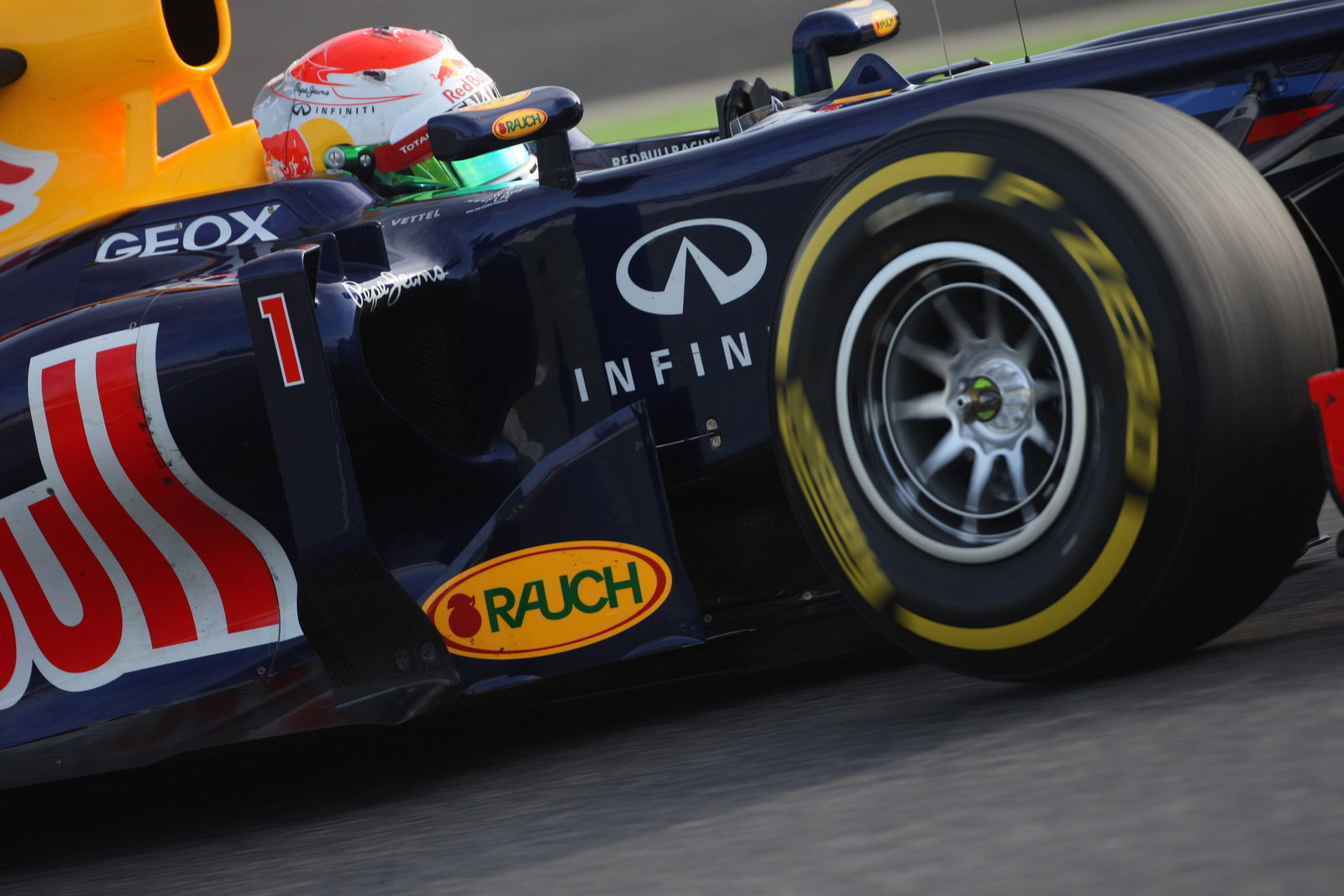 05.10.2012- Free Practice 2, Sebastian Vettel (GER) Red Bull Racing RB8