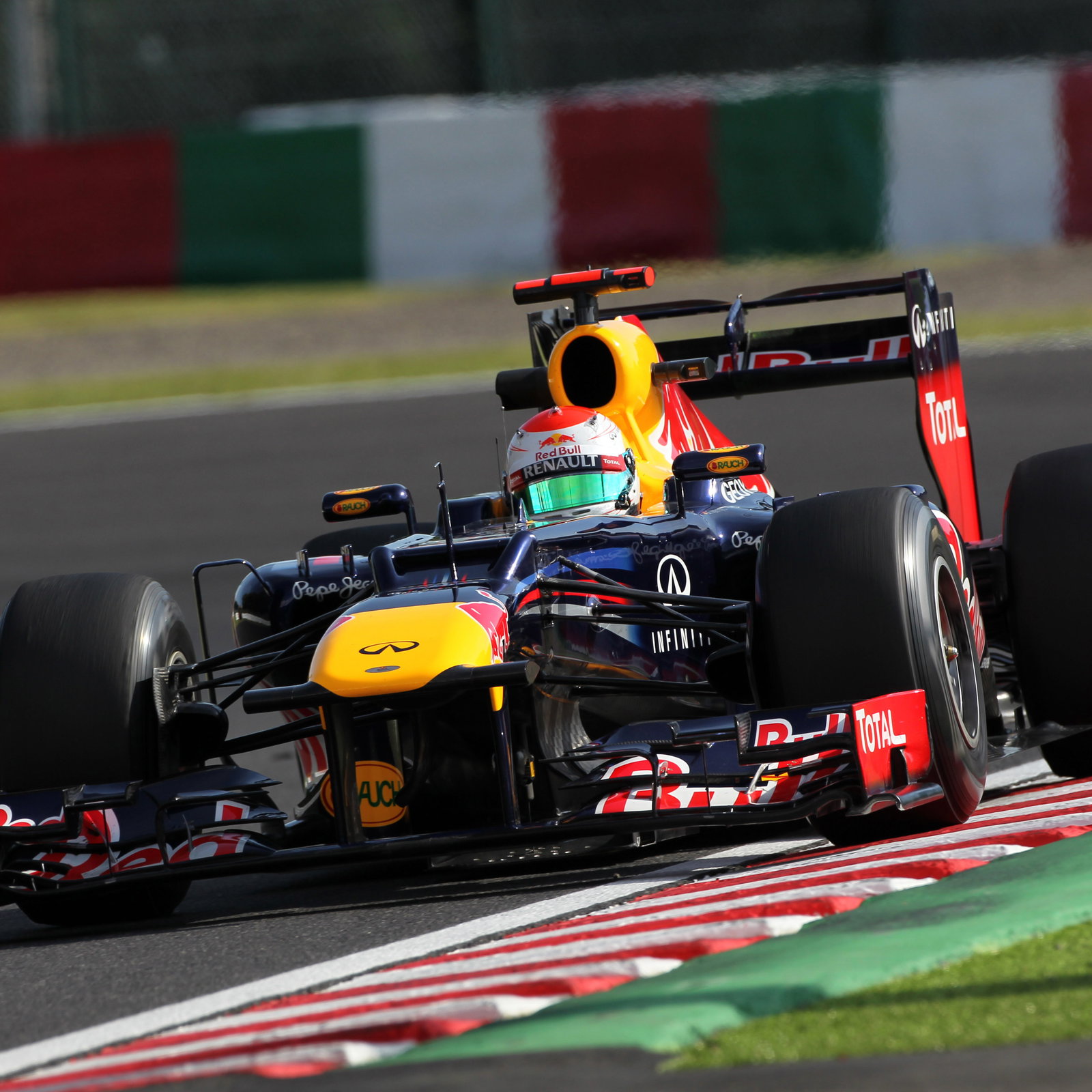 05.10.2012- Free Practice 2, Sebastian Vettel (GER) Red Bull Racing RB8