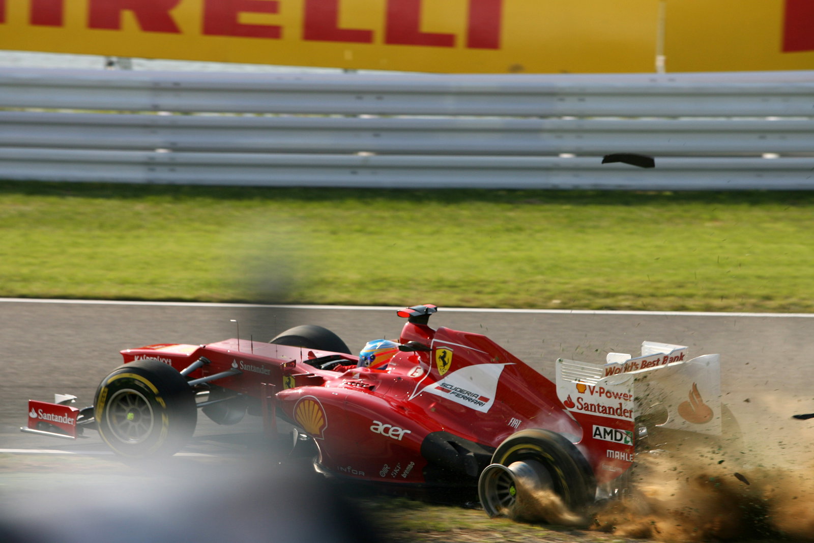 07.10.2012- Race, Crash, Fernando Alonso (ESP) Scuderia Ferrari F2012