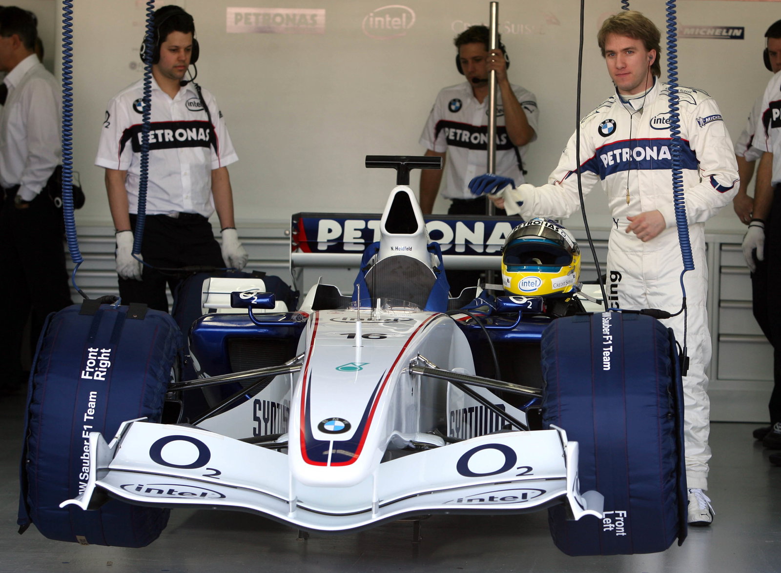 Nick Heidfeld prepares for his first run in the BMW Sauber F1.06