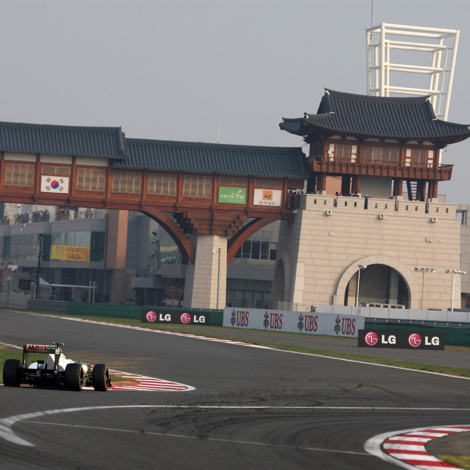 14.10.2012- Race, Sergio PÃ©rez (MEX) Sauber F1 Team C31