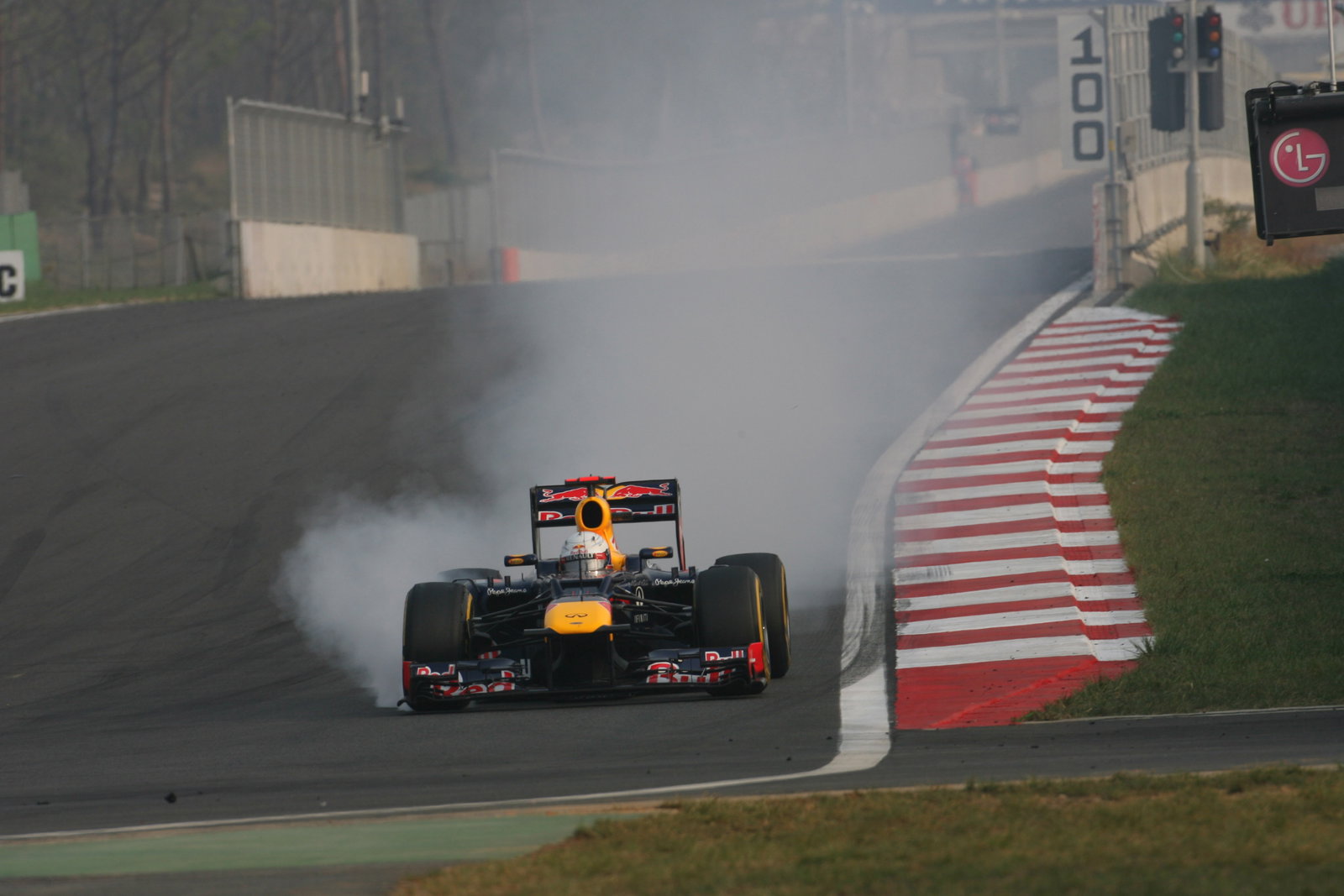 14.10.2012- Race, Sebastian Vettel (GER) Red Bull Racing RB8