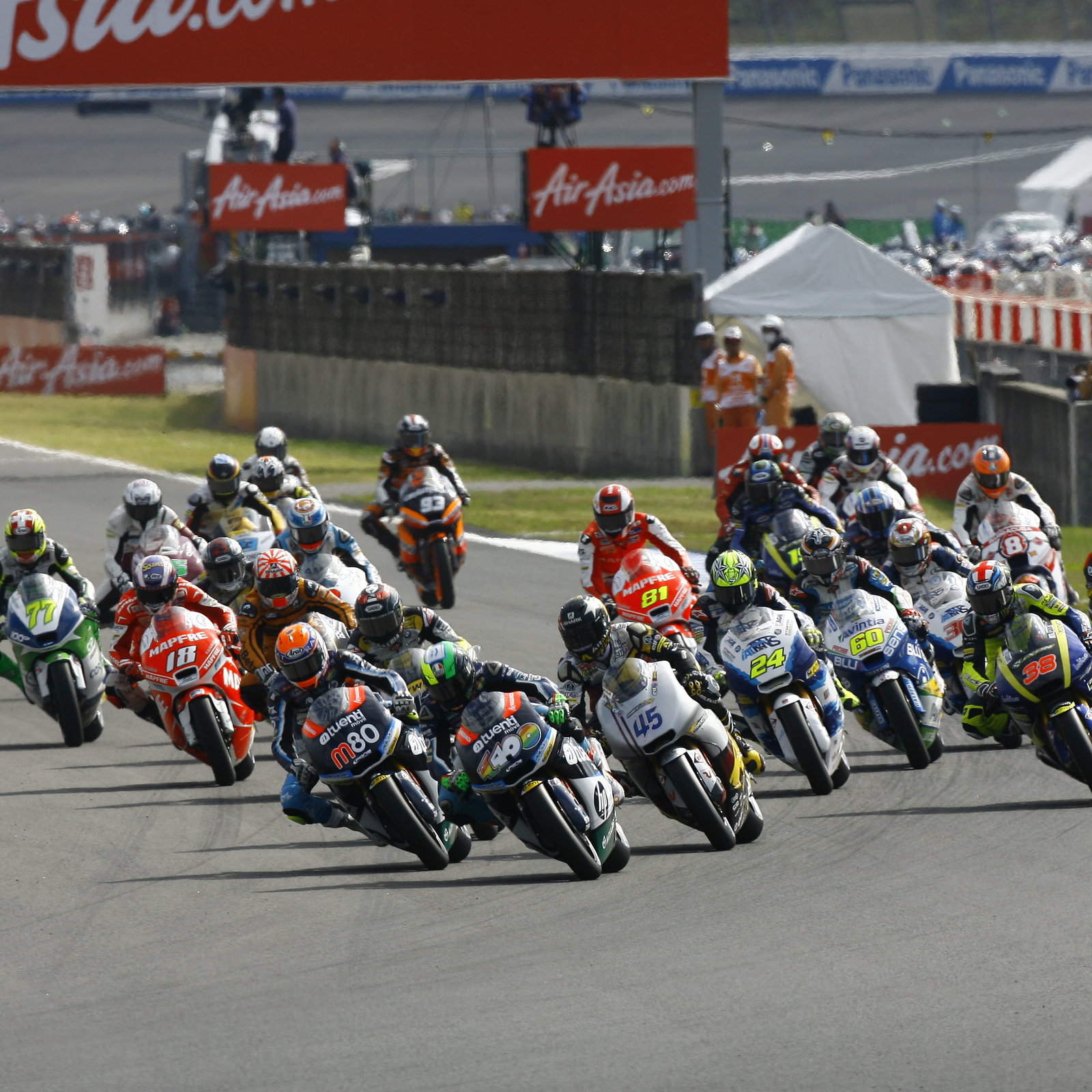 Pol Espargaro leads start, Moto2 race, Japan MotoGP 2012