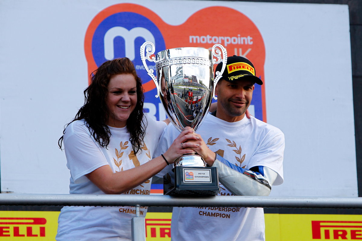 Glen Richards Smiths Gloucester Racing British Supersport Champion 2013 - [picture credit: Ian Hopgo