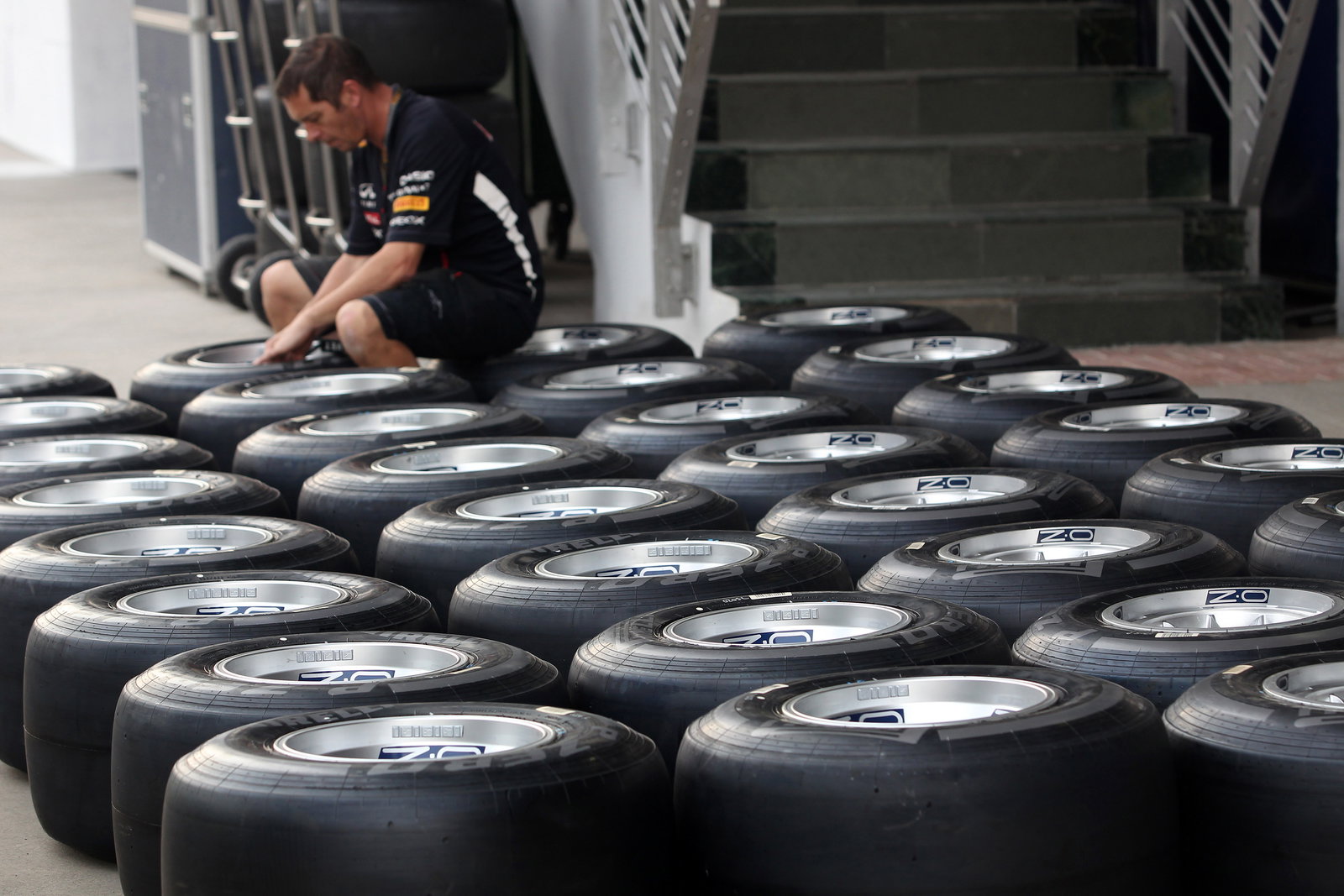 25.10.2012- OZ Wheels and Pirelli Tyres