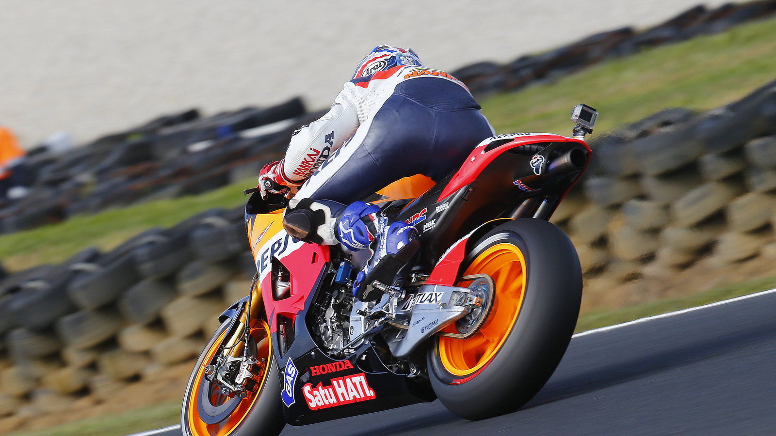 Doohan riding Stoner's Honda RCV, Australian MotoGP 2012
