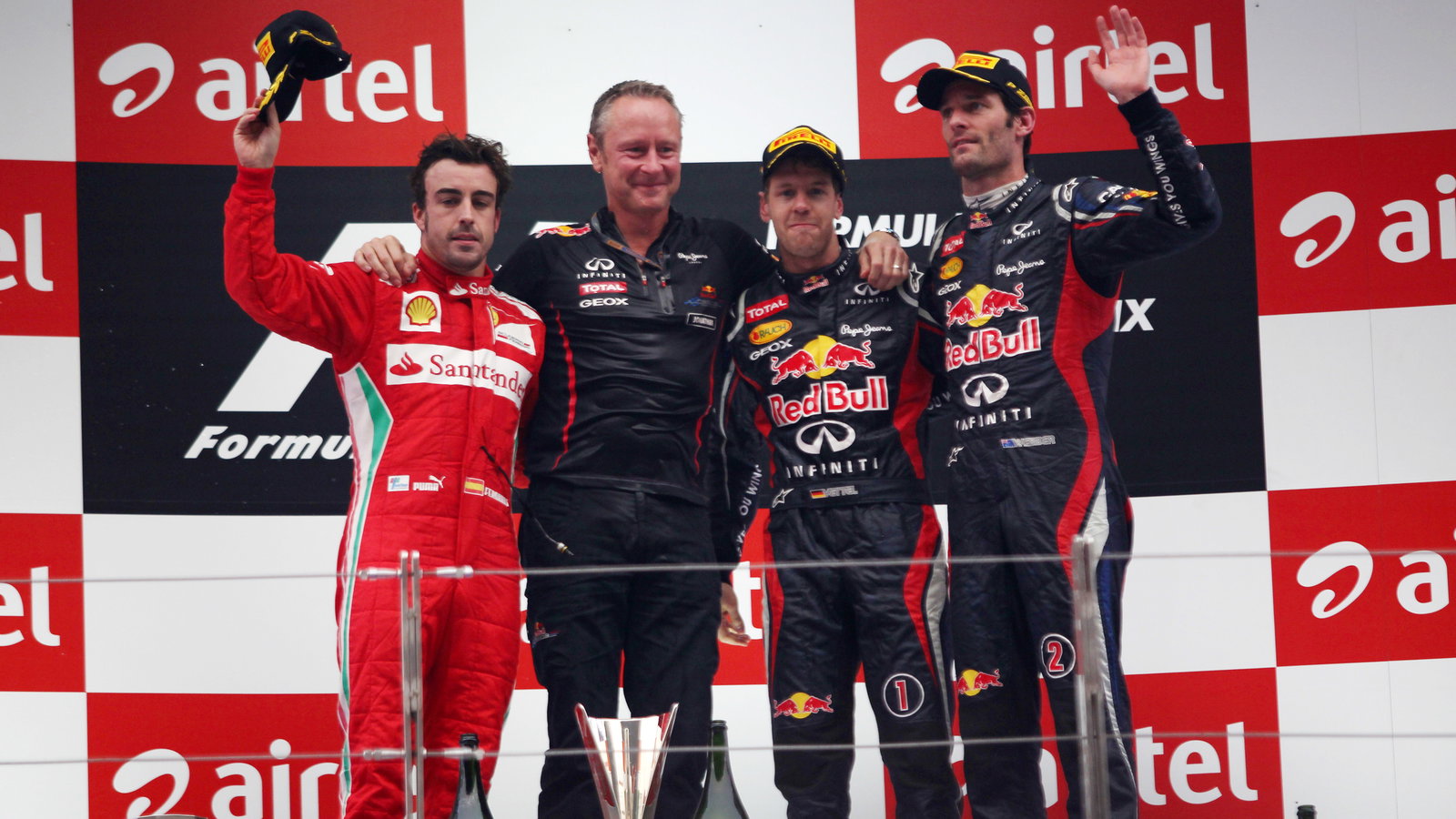 28.10.2012- Race, 2nd position Fernando Alonso (ESP) Scuderia Ferrari F2012, Sebastian Vettel (GER)