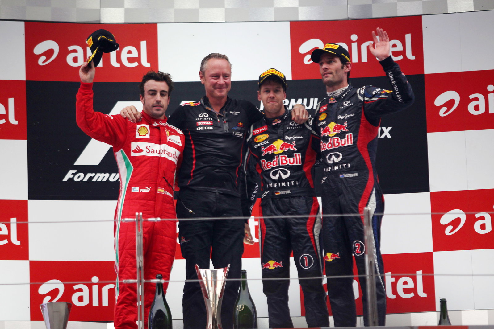 28.10.2012- Race, 2nd position Fernando Alonso (ESP) Scuderia Ferrari F2012, Sebastian Vettel (GER)