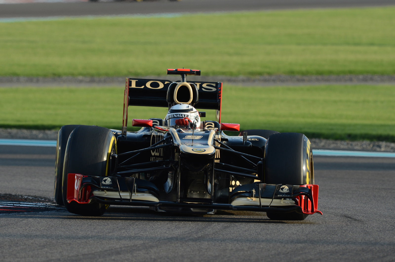 Race: Kimi Raikkonen (FIN) Lotus F1 Team E20
