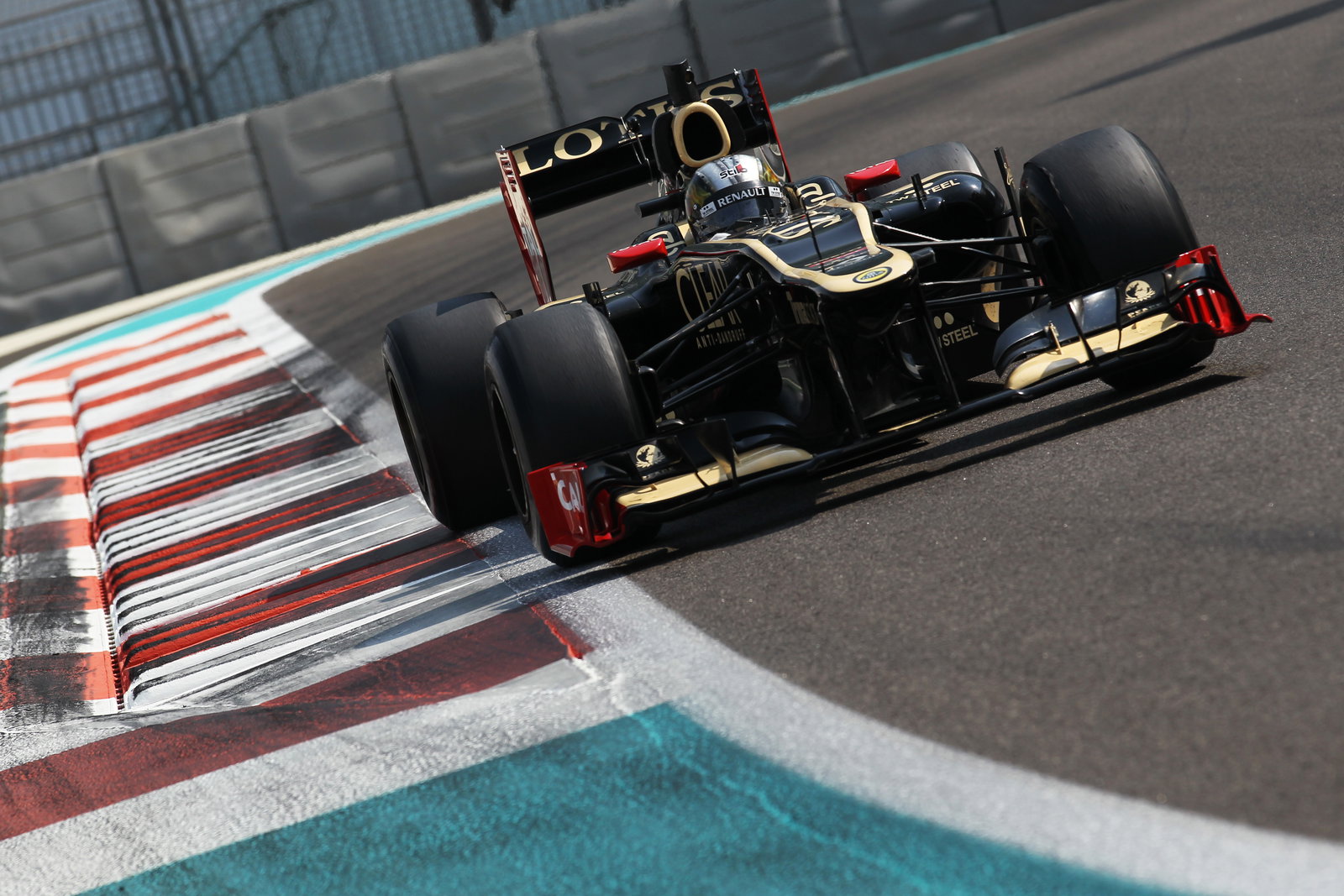 Davide Valsecchi (ITA) Lotus F1 E20 Test Driver.08.11.2012. Formula 1 Young Drivers Test, Day 3, Ya