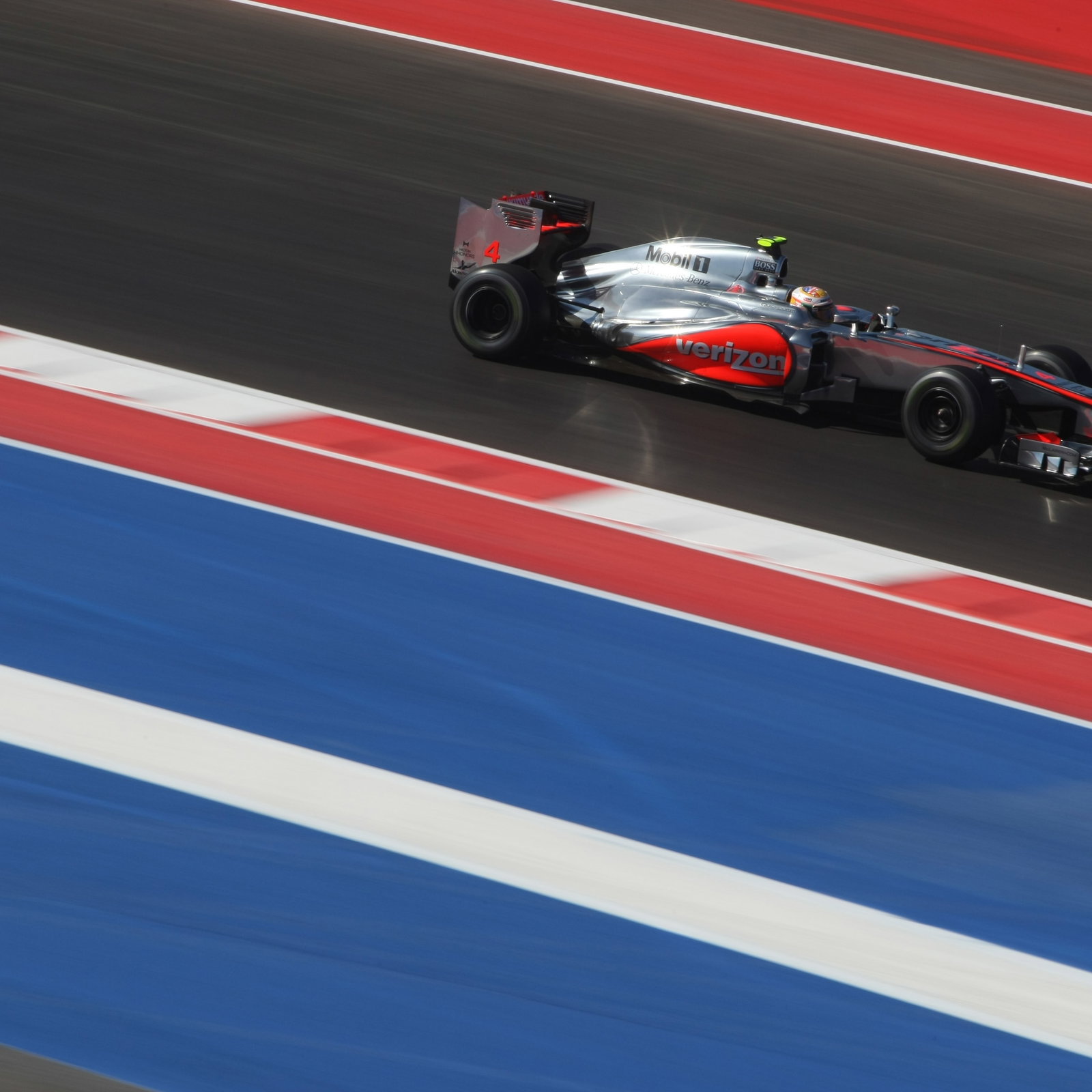 16.11.2012 - Free practice 2, Lewis Hamilton (GBR) McLaren Mercedes MP4-27