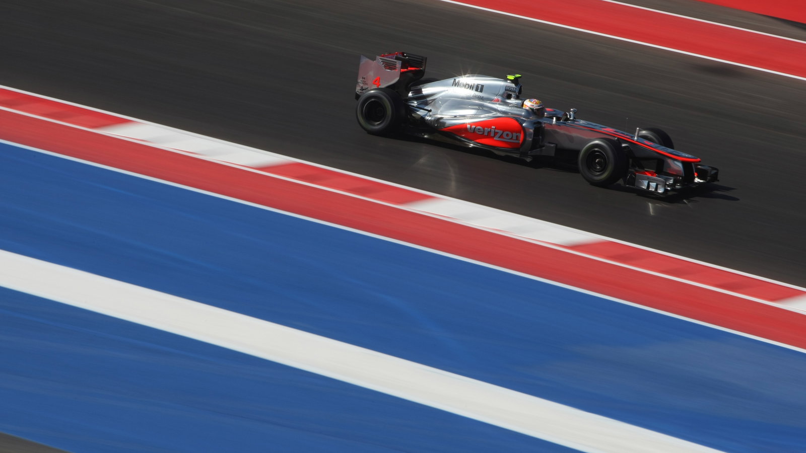 16.11.2012 - Free practice 2, Lewis Hamilton (GBR) McLaren Mercedes MP4-27