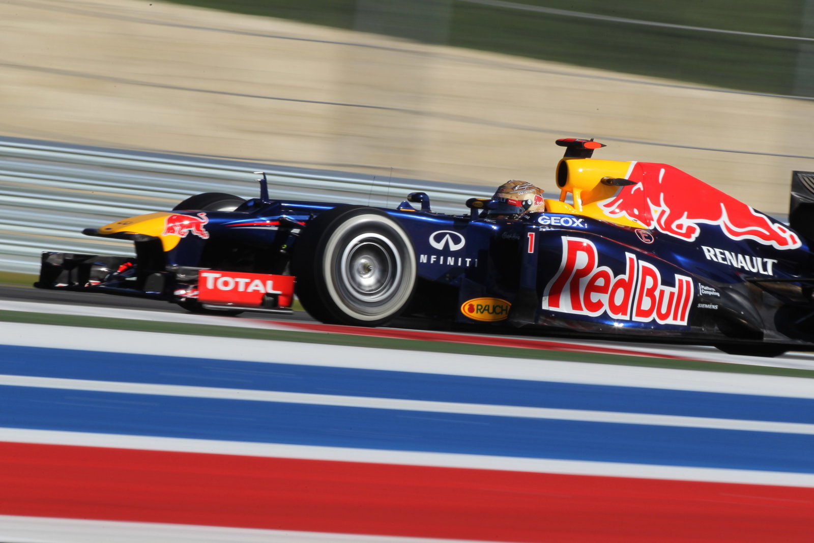 16.11.2012 - Free practice 2, Sebastian Vettel (GER) Red Bull Racing RB8