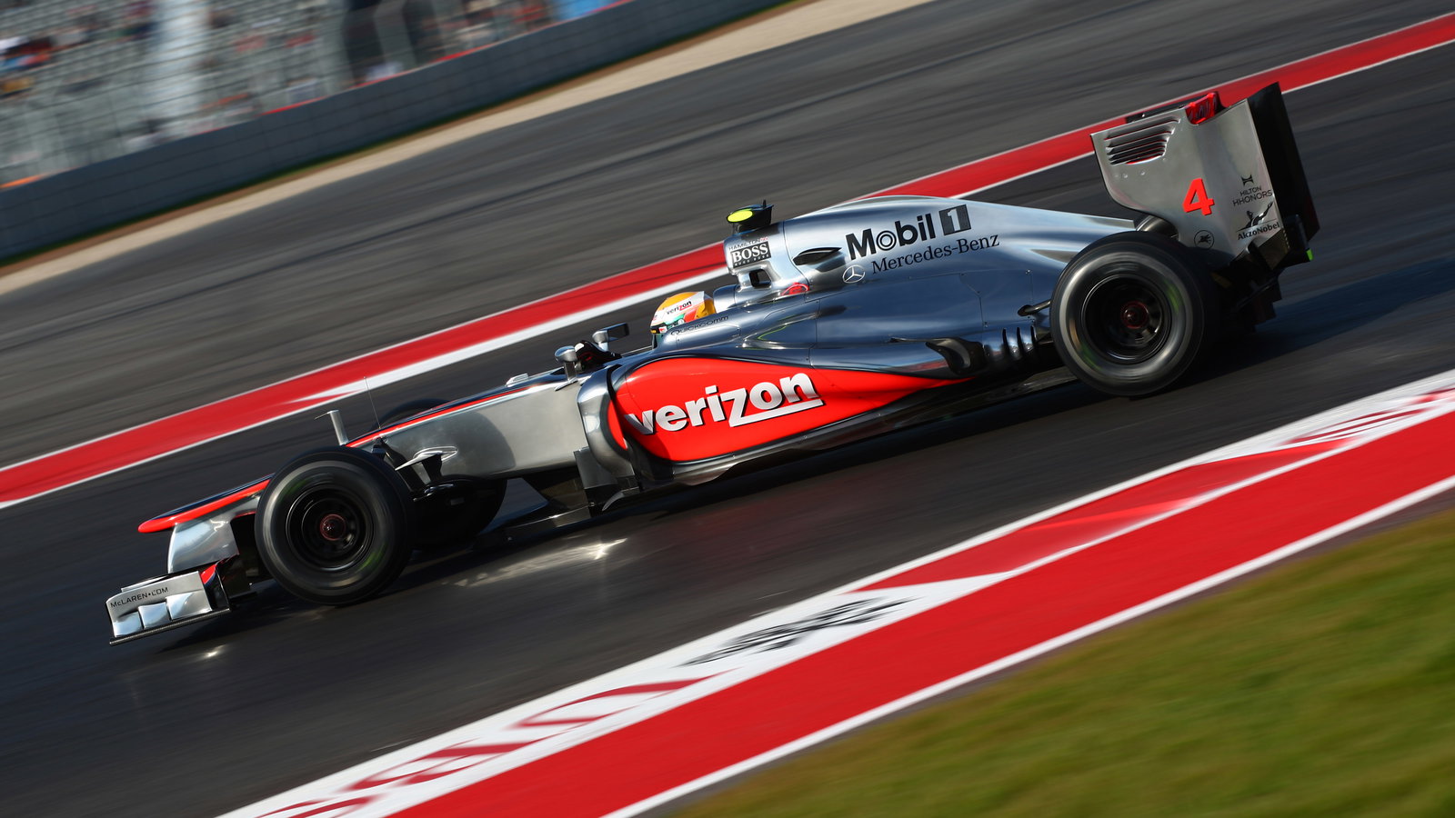 17.11.2012 - Free Practice 3, Lewis Hamilton (GBR) McLaren Mercedes MP4-27