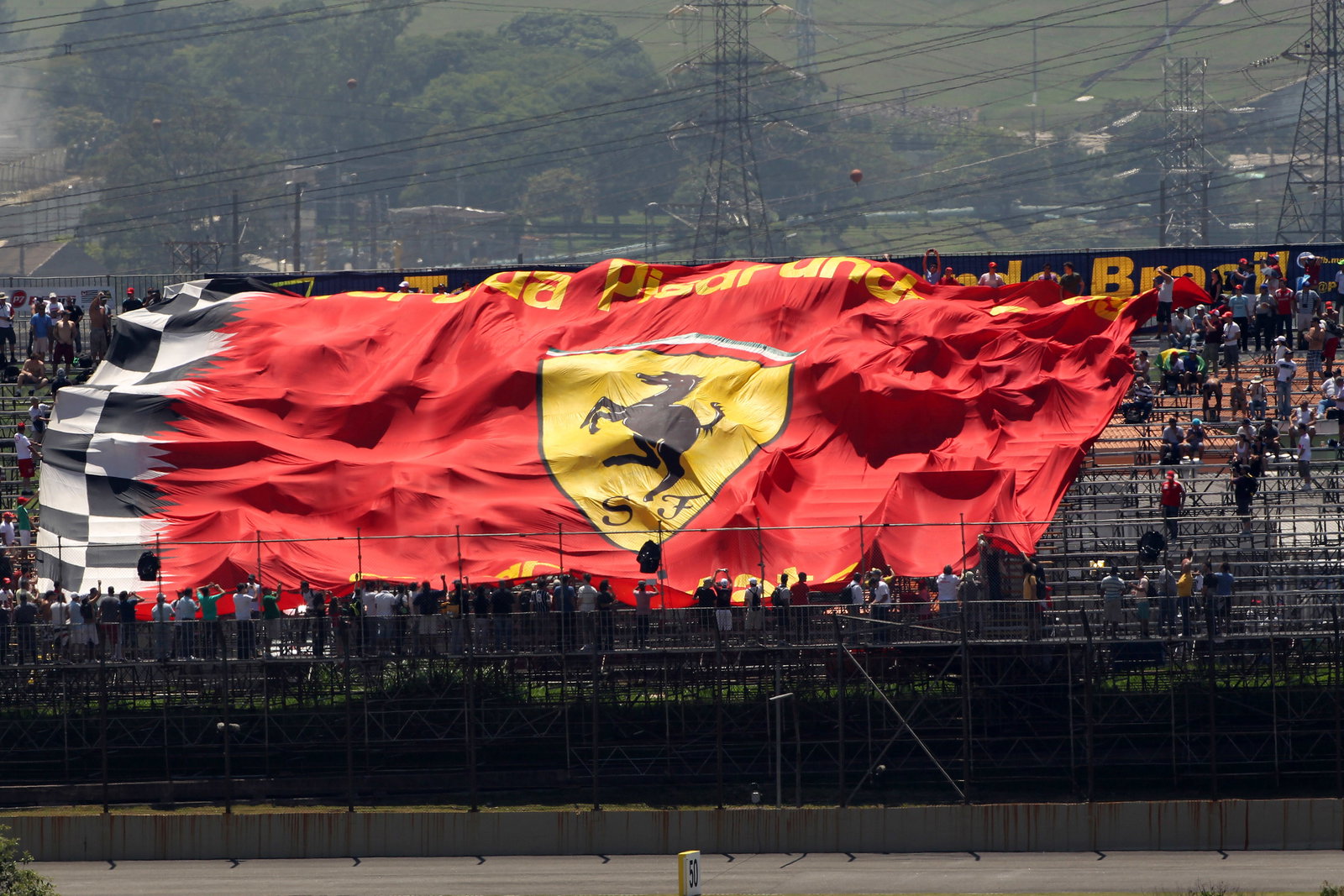 23.11.2012- Free Practice 1, Scuderia Ferrari flag