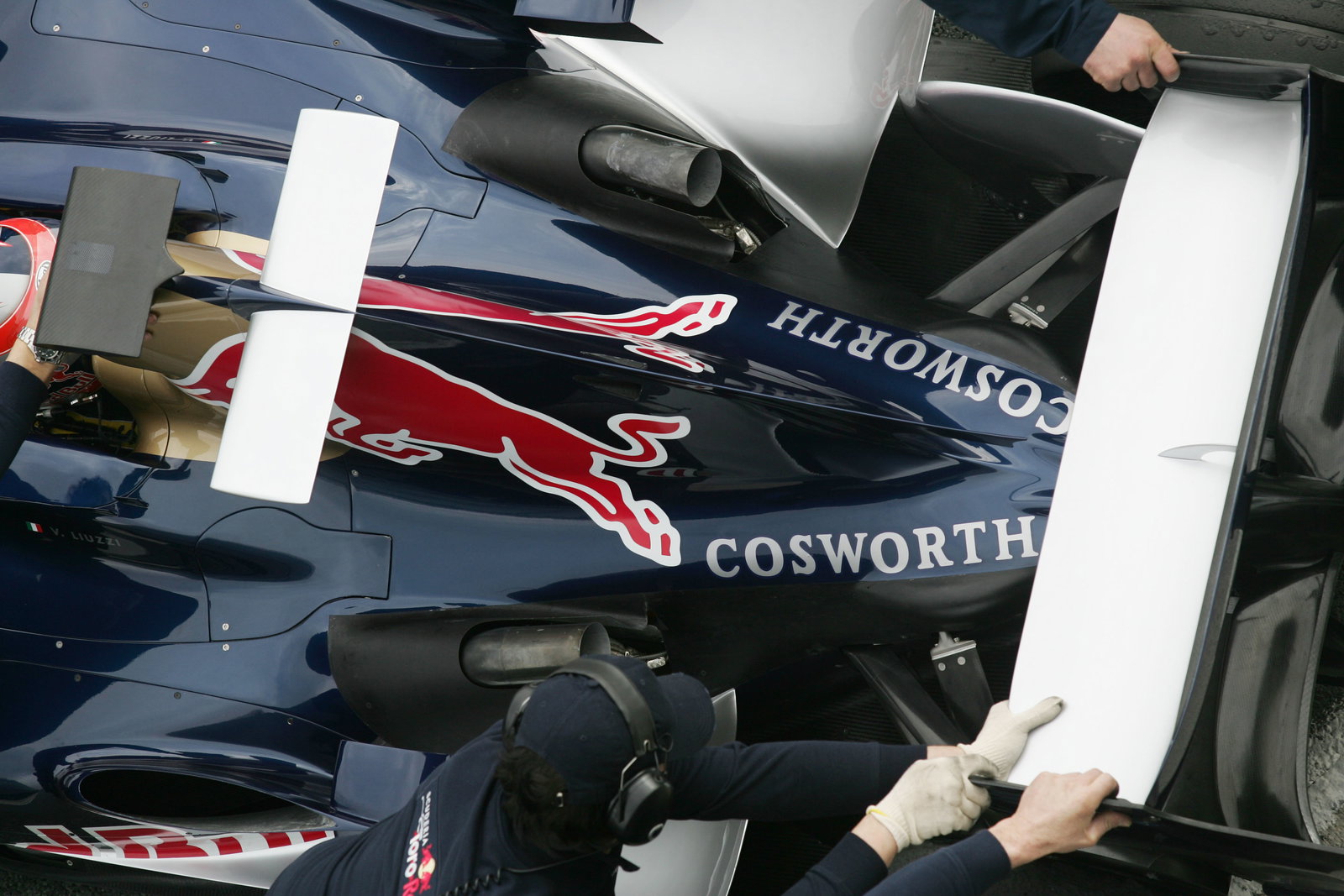 Vitantonio Liuzzi - Scuderia Toro Rosso STR01