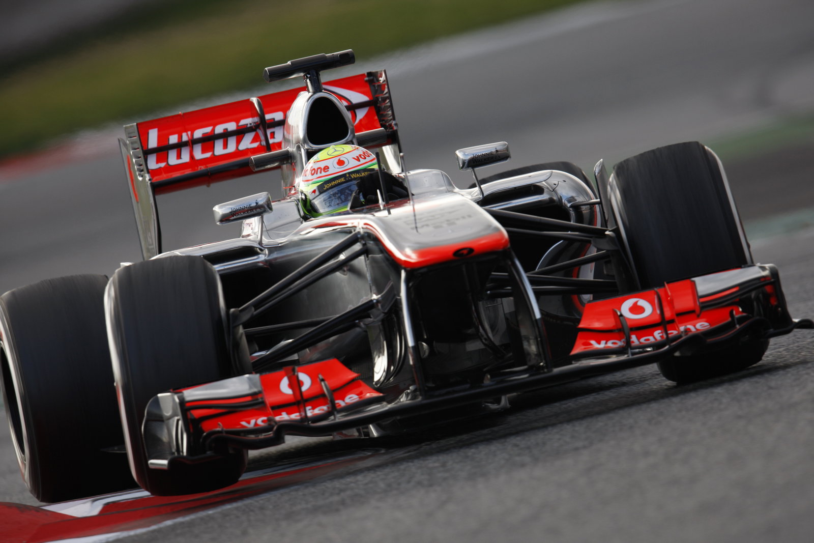 Sergio Perez (MEX) McLaren MP4-28.