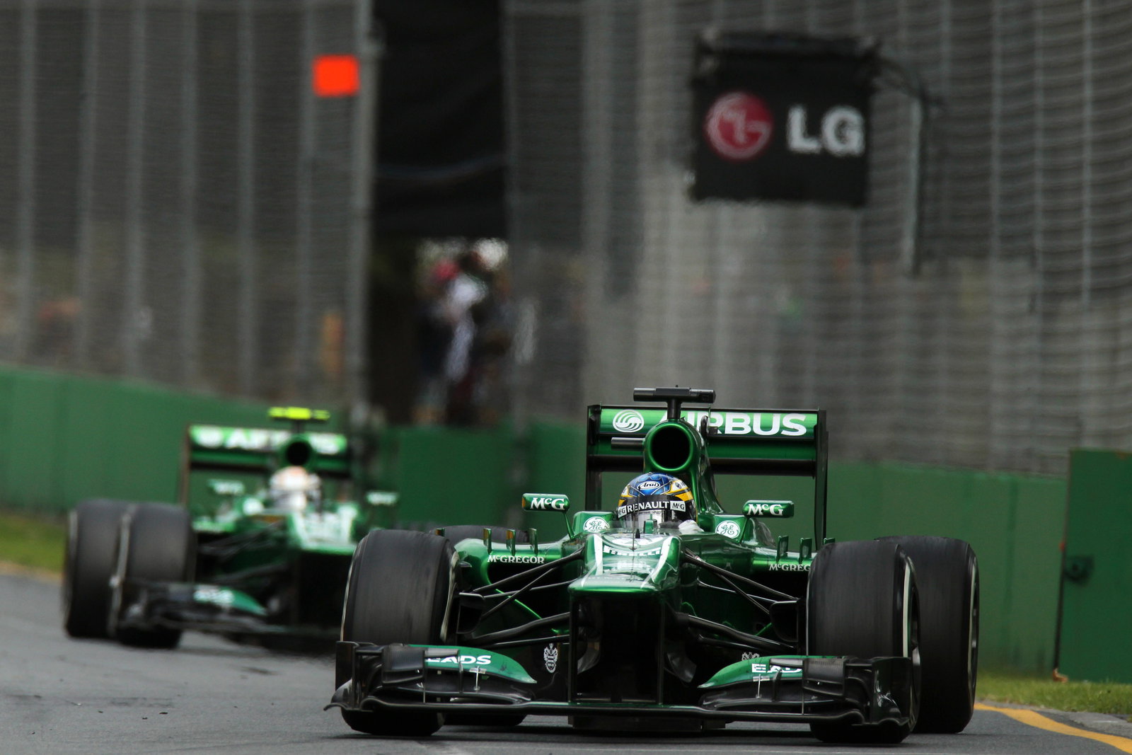 17.03.2013- Race, Charles Pic (FRA) Caterham F1 Team CT03 leads Giedo Van der Garde (NED), Caterham