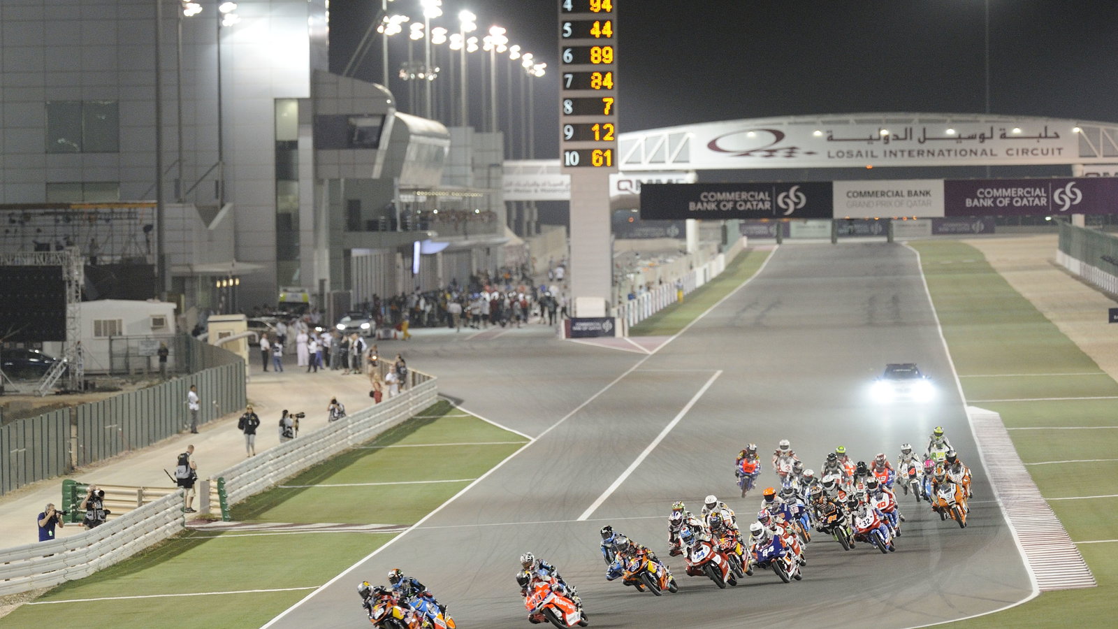 Salom leads Moto3 race start, Qatar MotoGP 2013