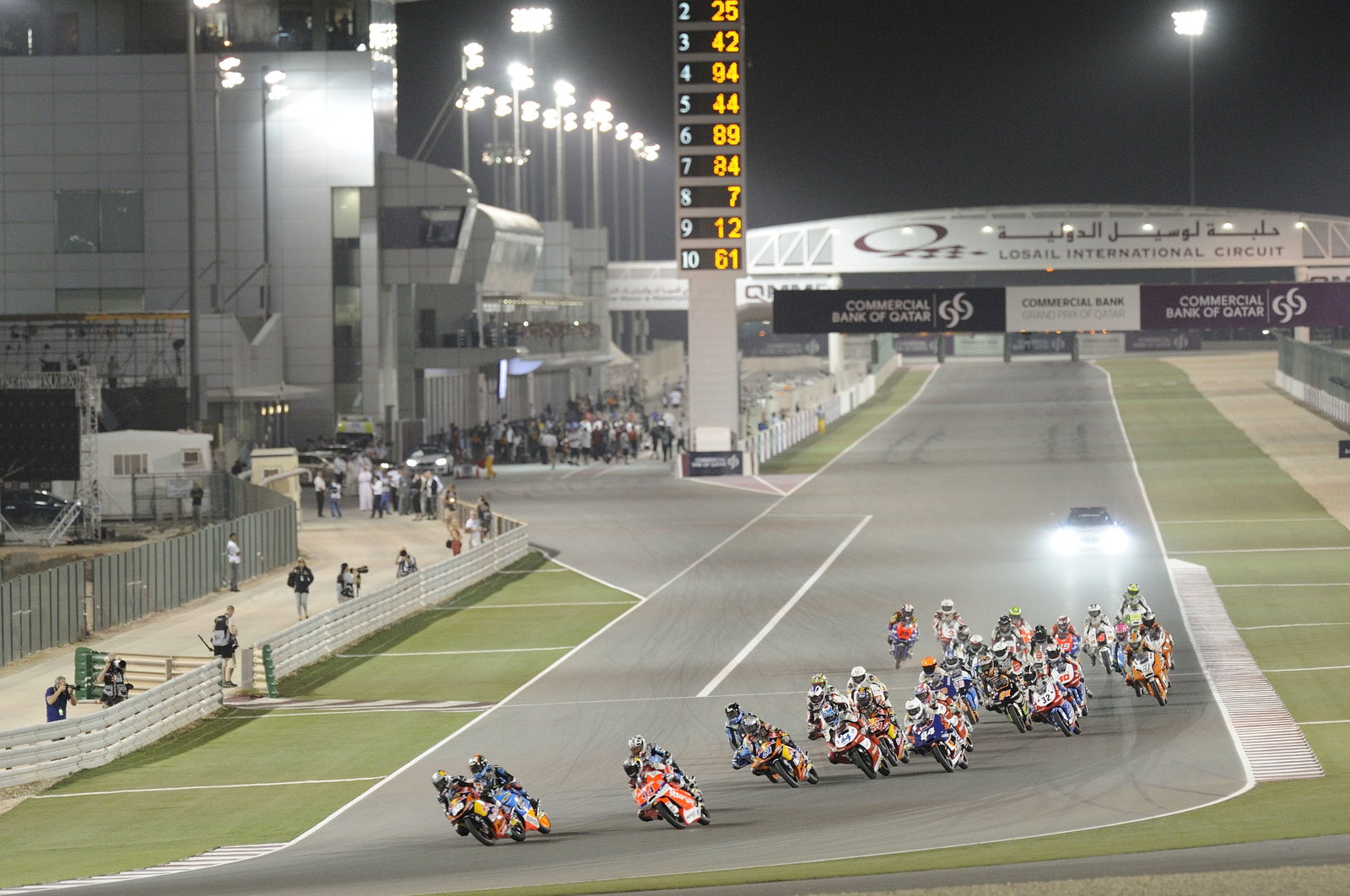 Salom leads Moto3 race start, Qatar MotoGP 2013