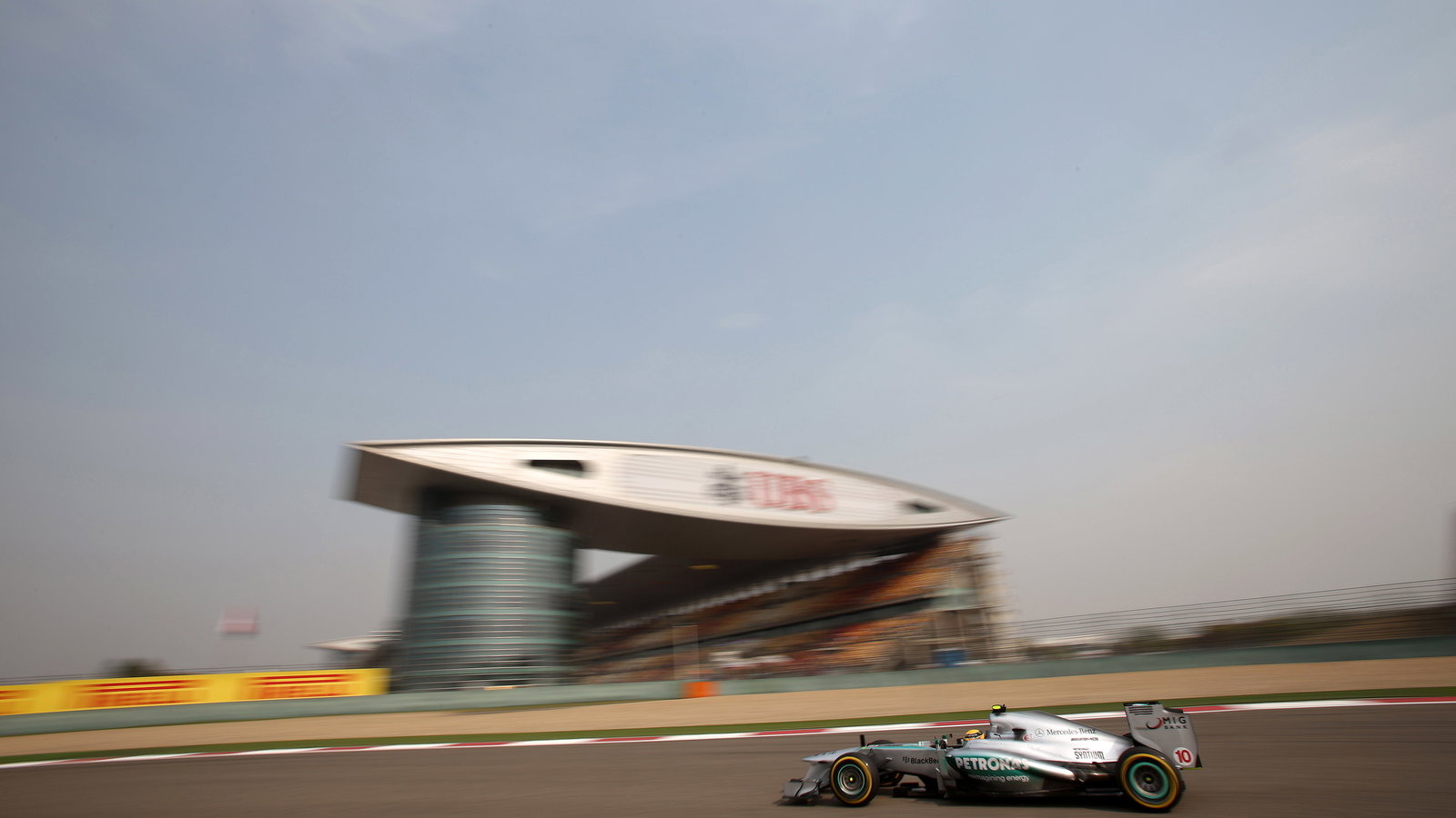 12.04.2013- Free Practice 2, Lewis Hamilton (GBR) Mercedes AMG F1 W04