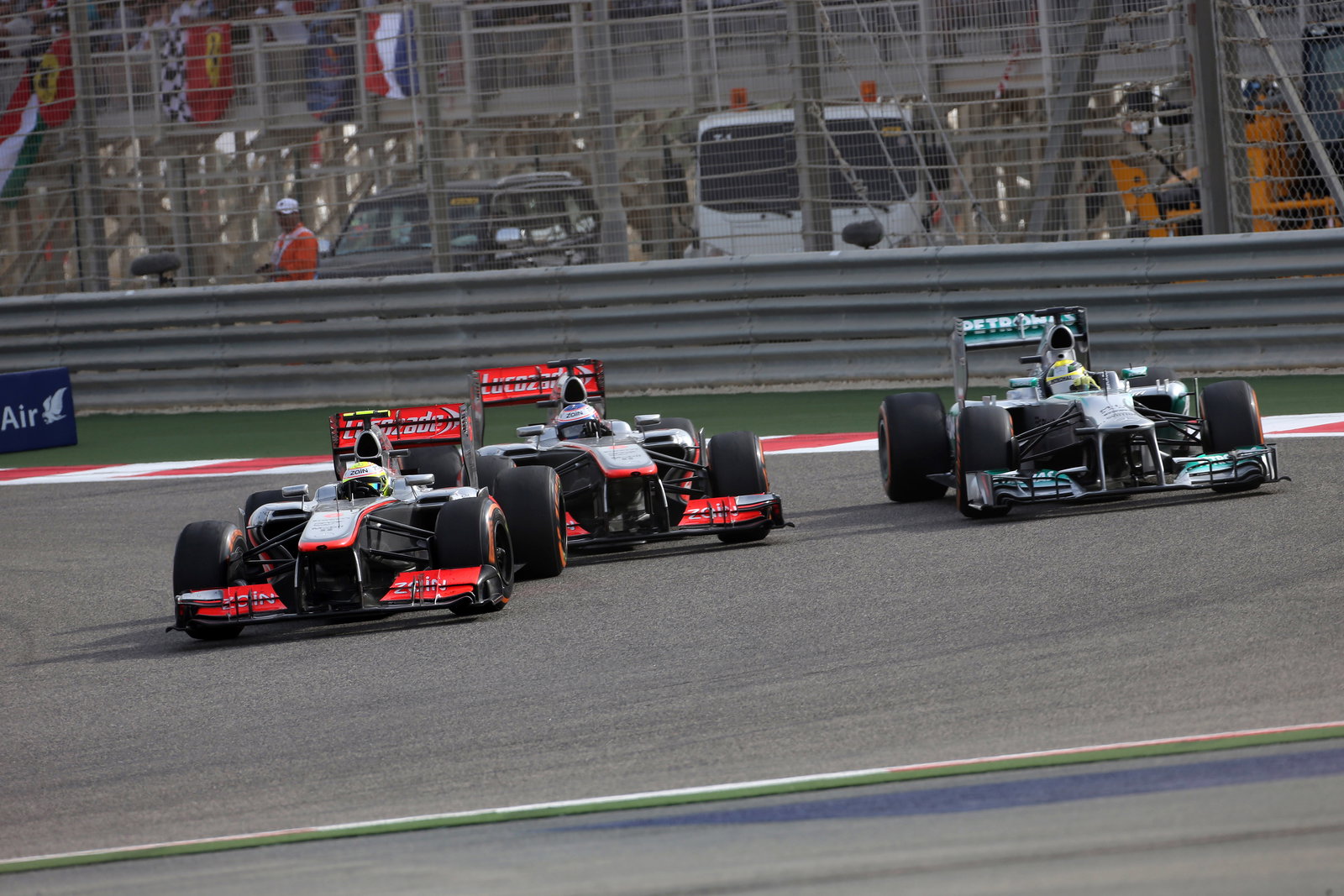 21.04.2013- Race, Sergio Perez (MEX) McLaren MP4-28, Jenson Button (GBR) McLaren Mercedes MP4-28 and