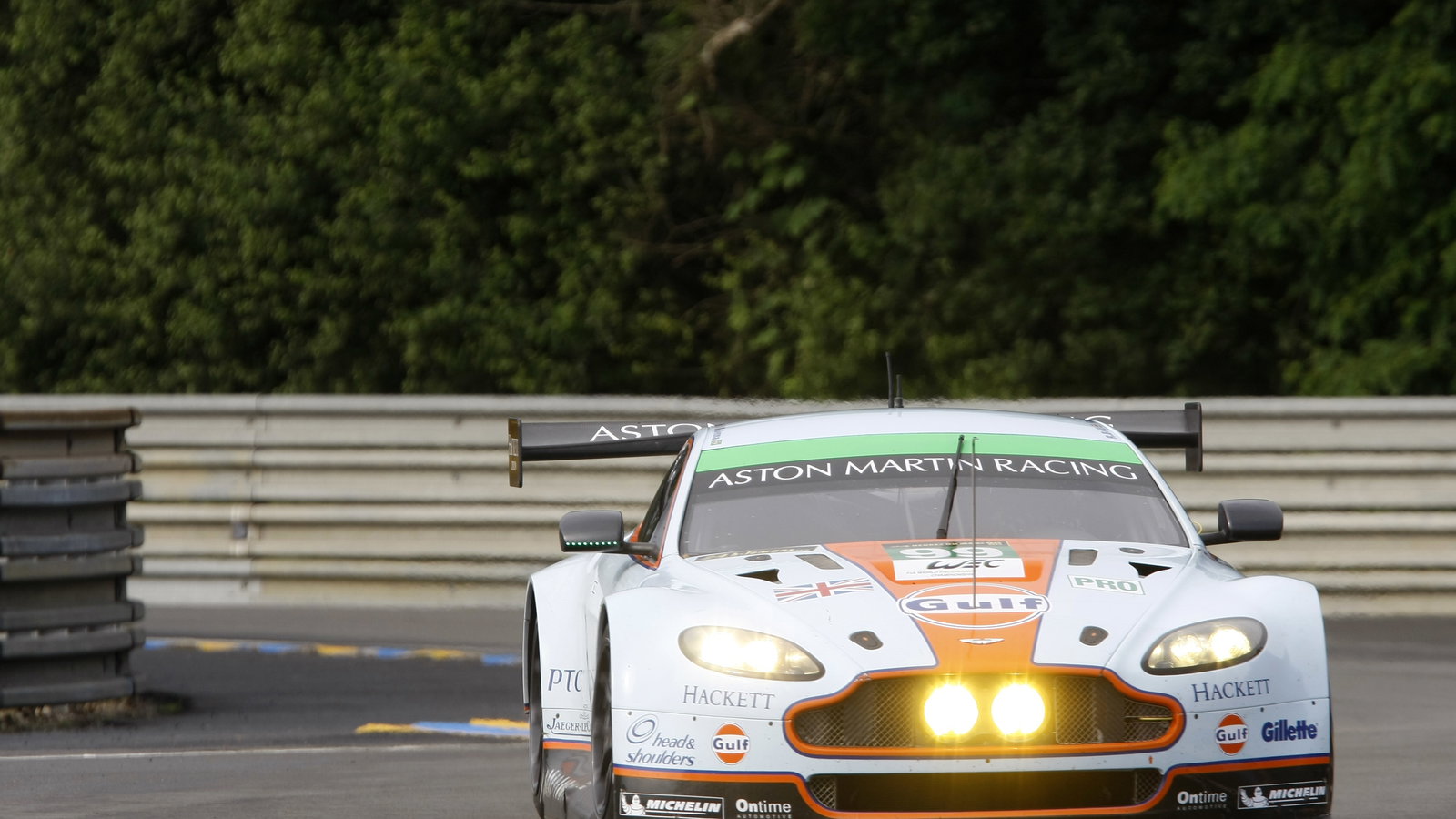Rob Bell / Frederic Makowiecki / Bruno Senna Aston Martin Racing Aston Martin Vantage V8
