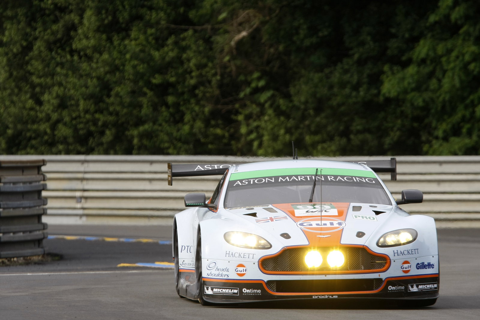 Rob Bell / Frederic Makowiecki / Bruno Senna Aston Martin Racing Aston Martin Vantage V8