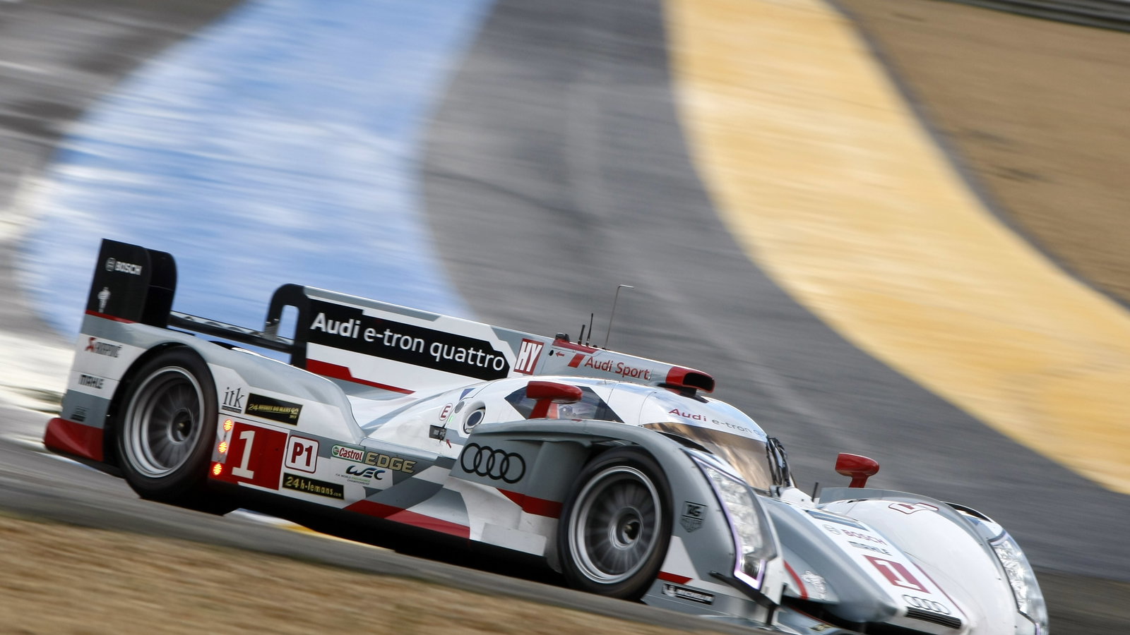 Andre Lotterer / Benoit Treluyer / Marcel Fassler Audi R18 e-tron quattro