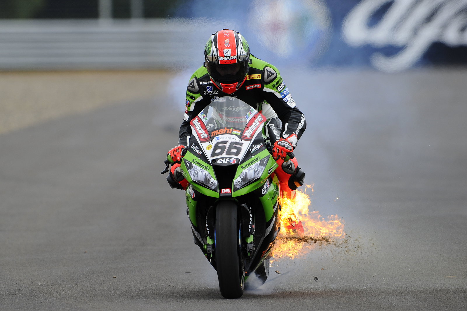 Sykes, Engine blow up, fire, Russian WSBK Race 1 2013