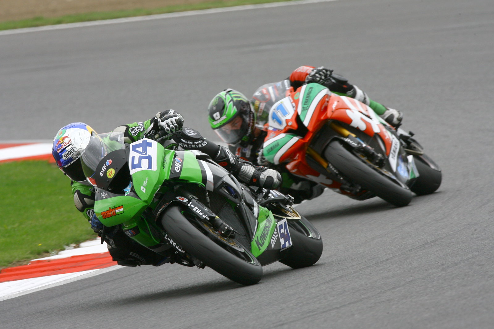 Sofuoglu and Lowes, WSS Race 1, British WSBK 2013
