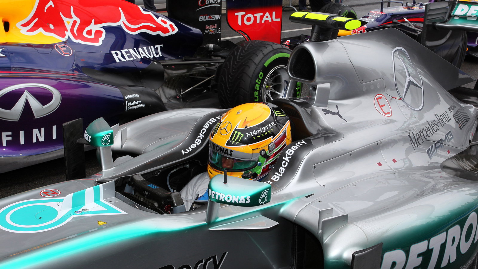 24.08.2013- Qualifying, Lewis Hamilton (GBR) Mercedes AMG F1 W04 pole position