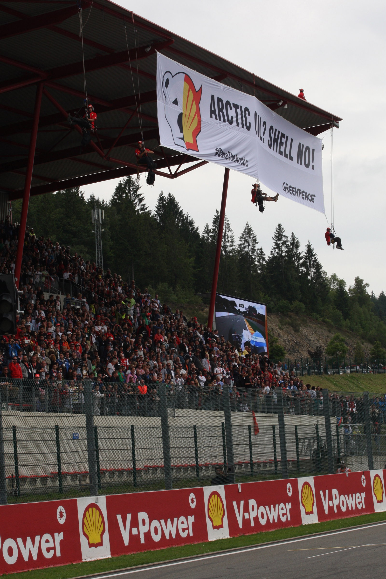 25.08.2013- Race, Greenpeace make a protest against race title sponsors Shell at grand stand